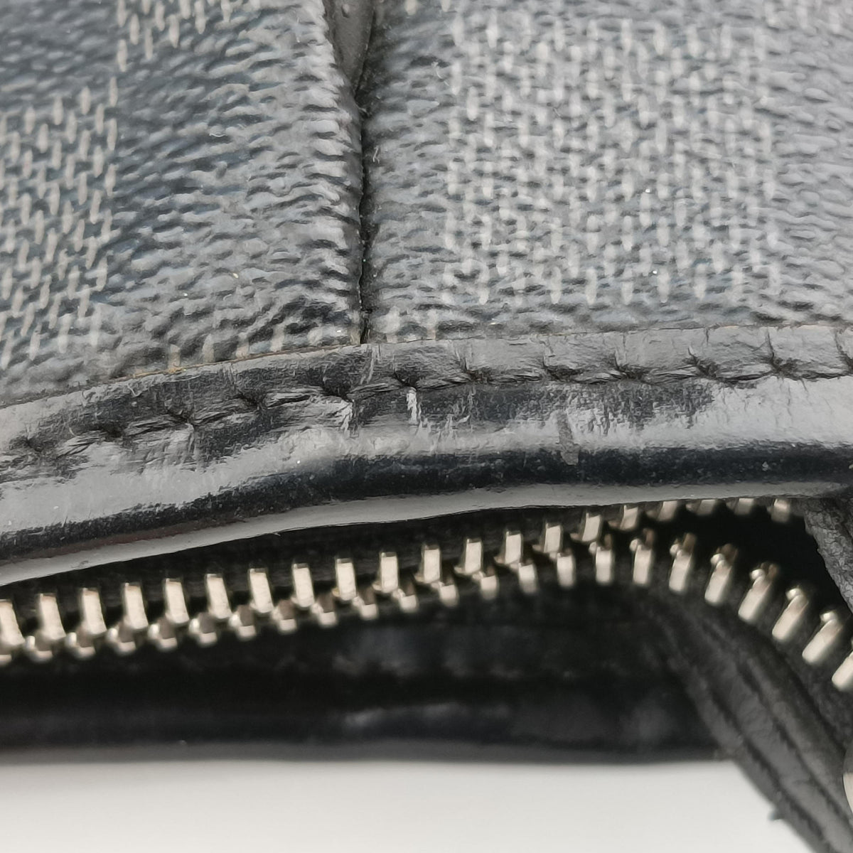 Secondhand Louis Vuitton Tadao Graphite Damier Graphite N41259 handbag | stylenewstar