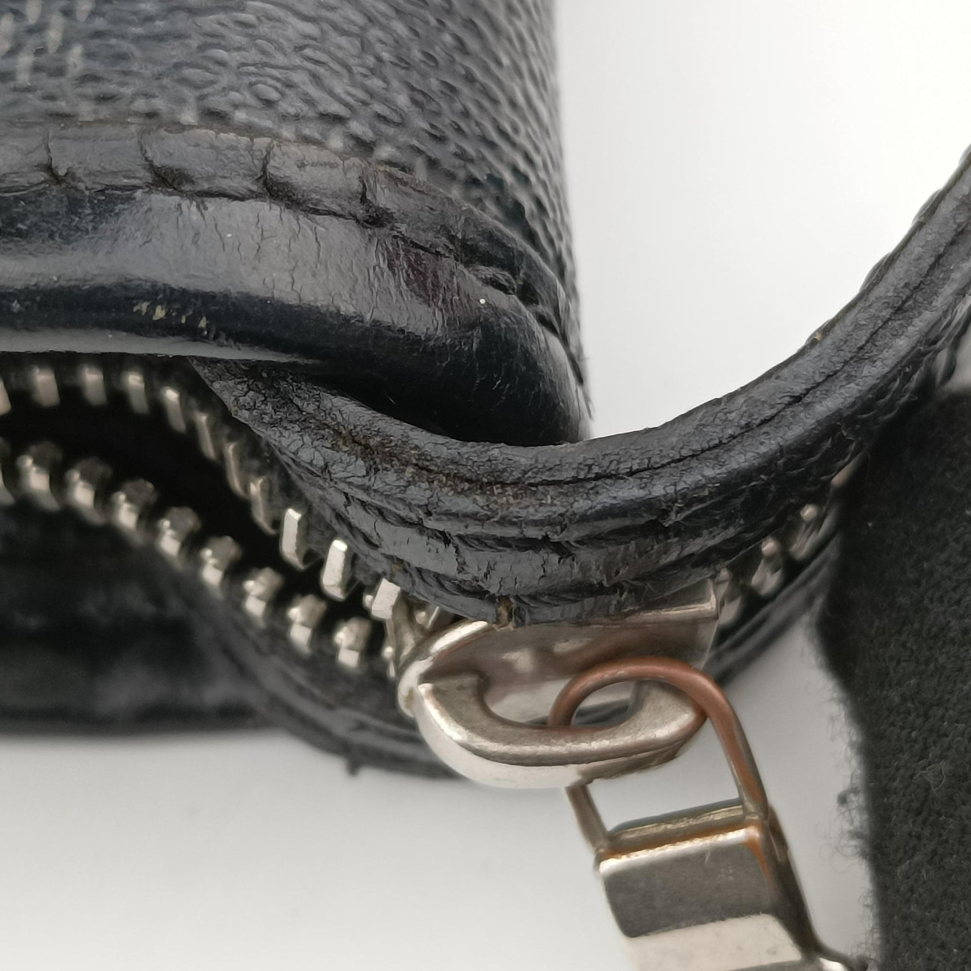 Secondhand Louis Vuitton Tadao Graphite Damier Graphite N41259 handbag | stylenewstar