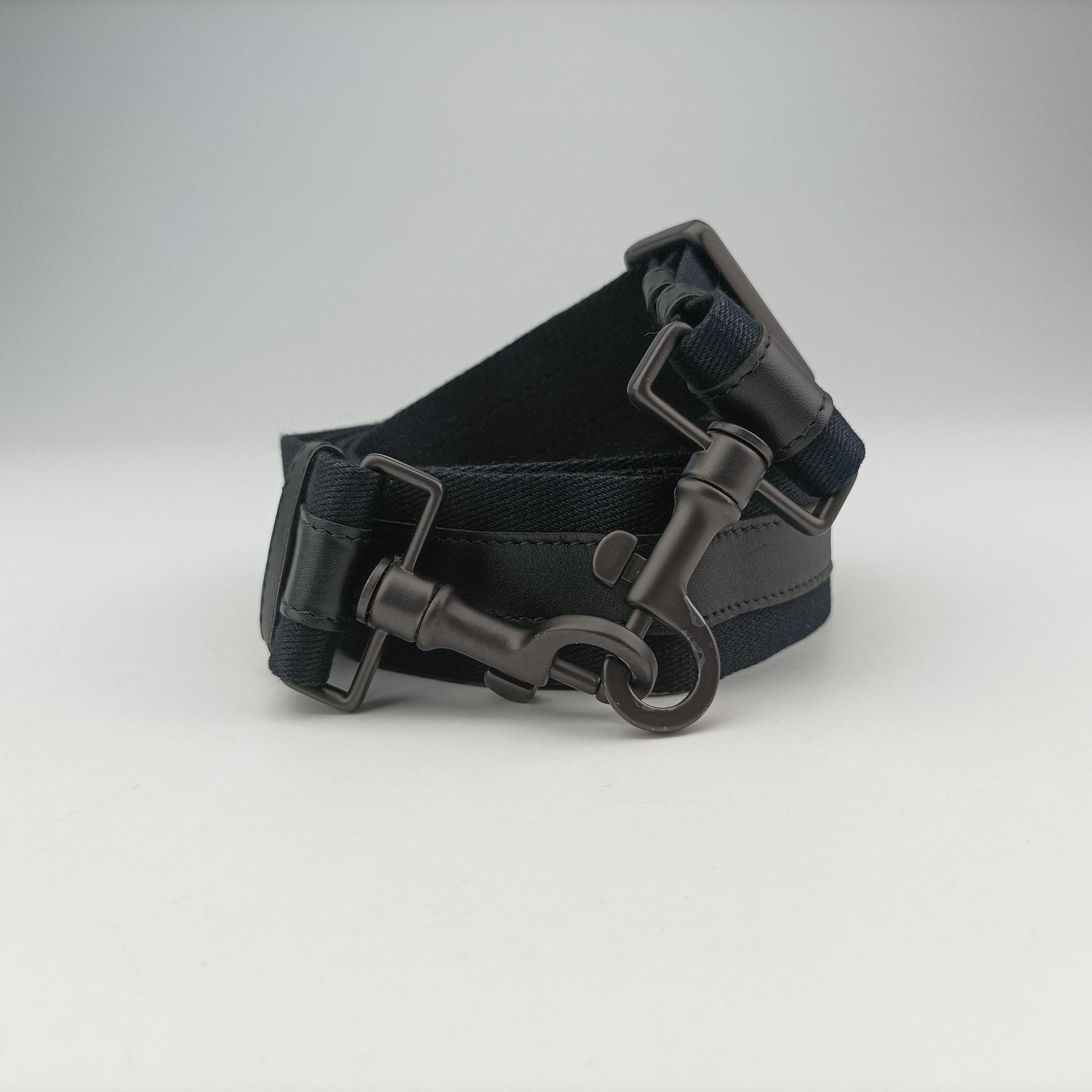 Intrecciato Black lambskin B05995347Yイントレチャート ブラック ラムスキン B05995347Y