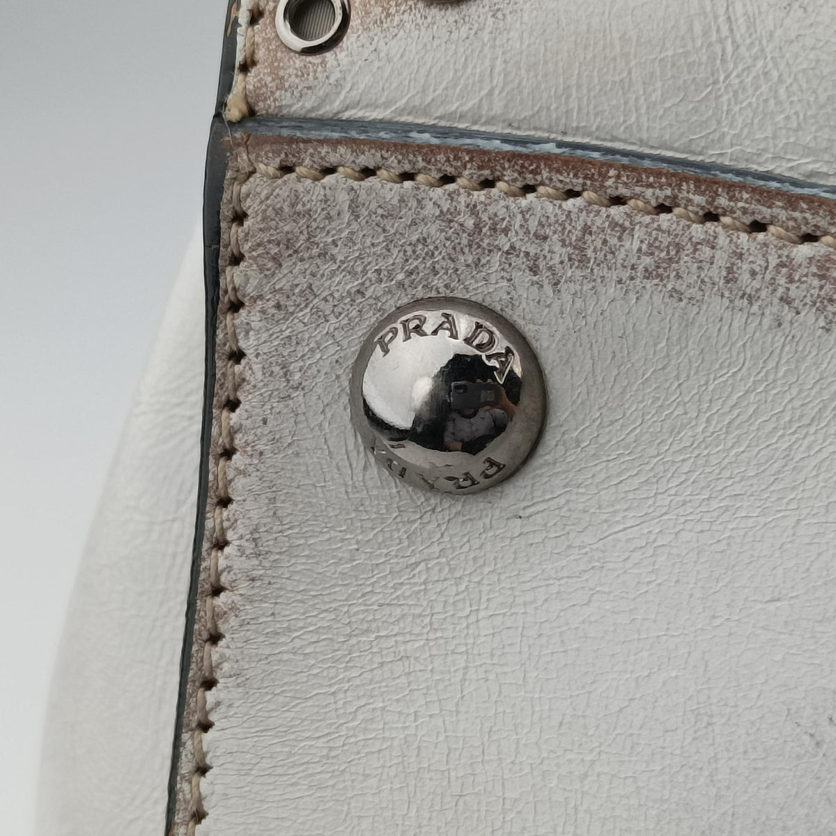 Pre-owned Prada Vitello Vintage Studded Sound White Leather  shoulderbag | stylenewstar