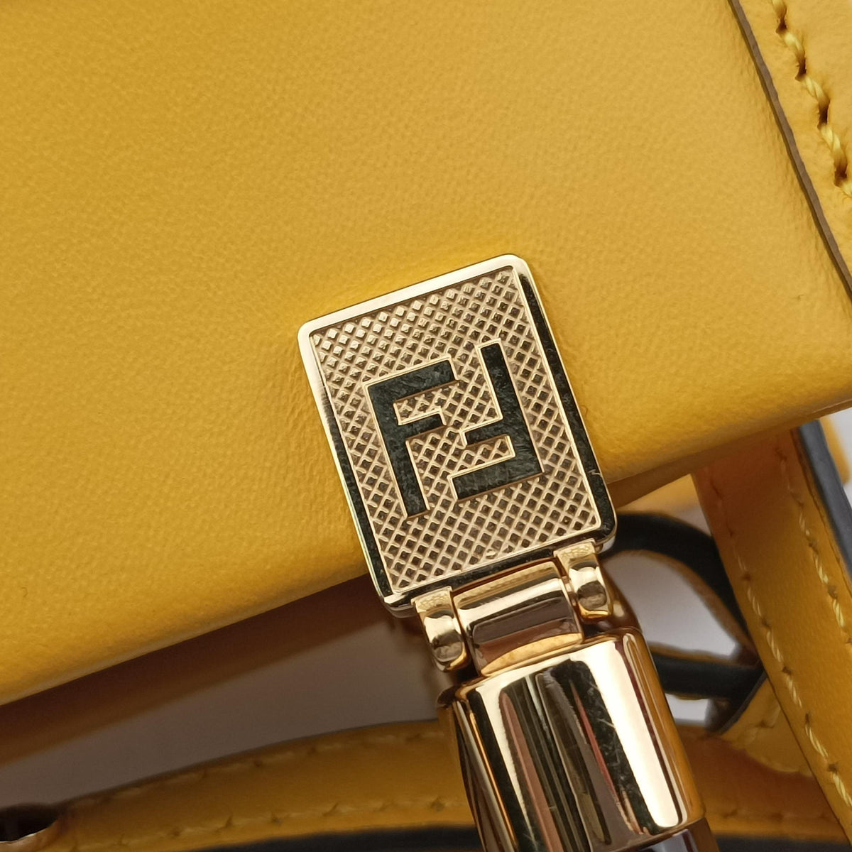 Pre-owned Fendi MINI SUNSHINE SHOPPER Yellow Leather 8BS051 shoulderbag | stylenewstar