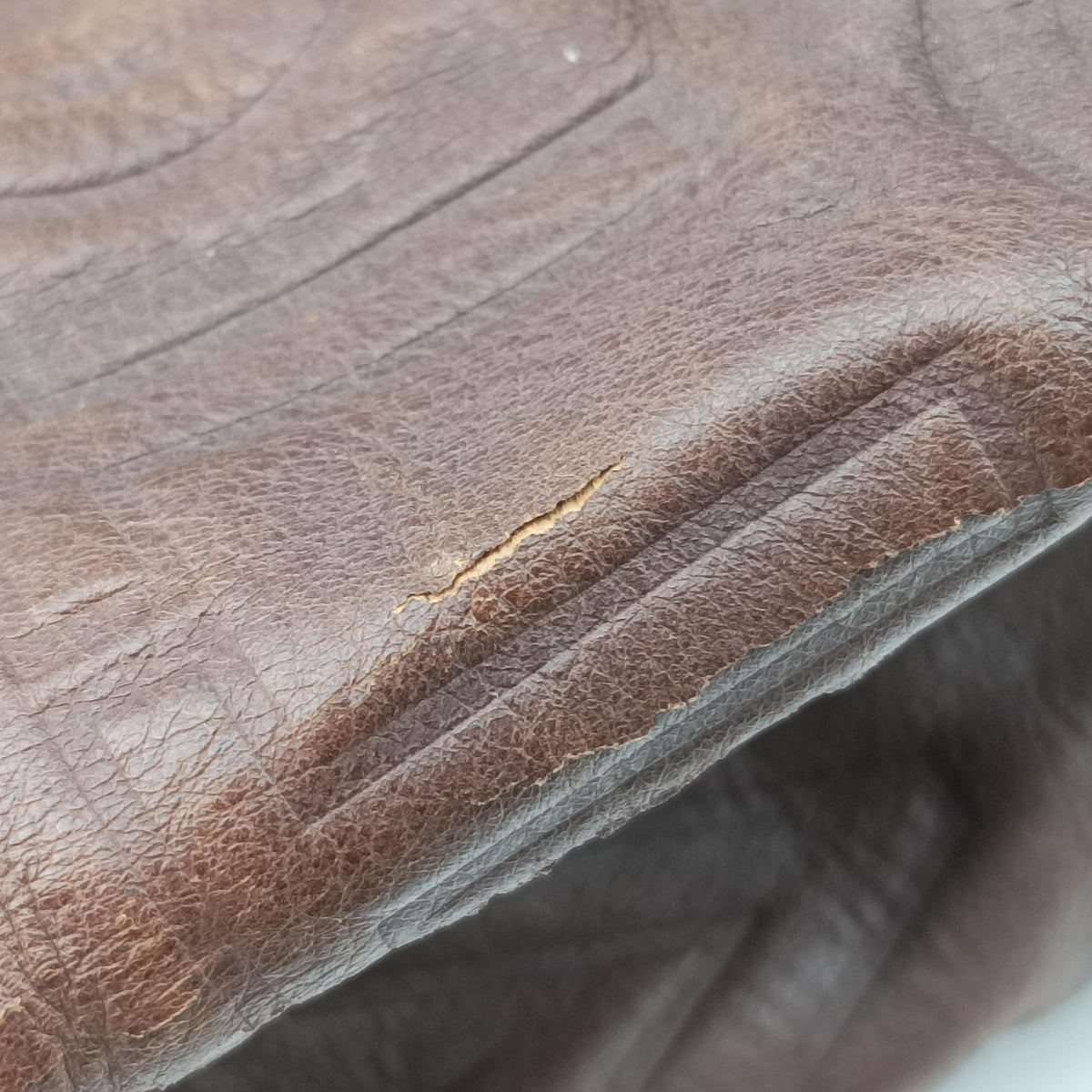 Whisper Moka Monogram Paris Souple Leather M95828 FL0098ウィスパー モカ モノグラム パリ スープルレザー M95828 FL0098
