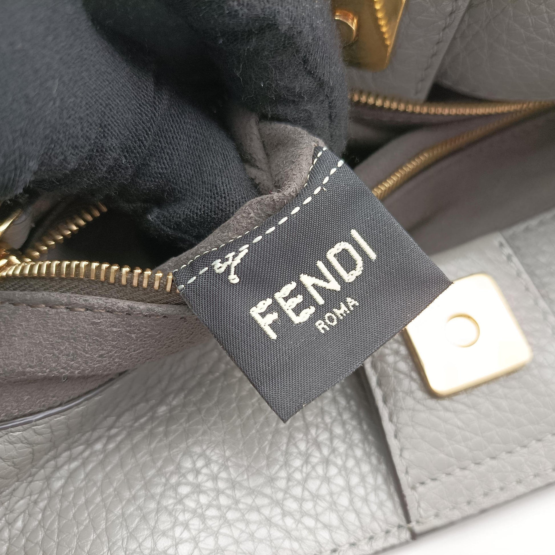 Pre-owned Fendi FF Logo Gloria Grey Leather 8BH367 shoulderbag | stylenewstar