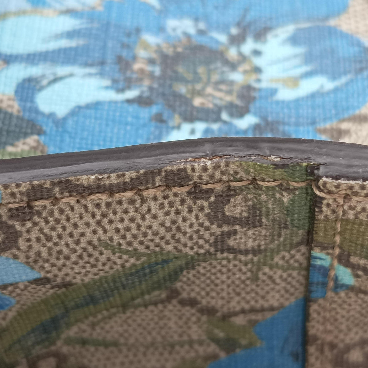 Pre-owned Gucci GG Supreme Linea C Blooms GucciGhost Beige×Multicolour PVC coated canvas 414476 shoulderbag | stylenewstar
