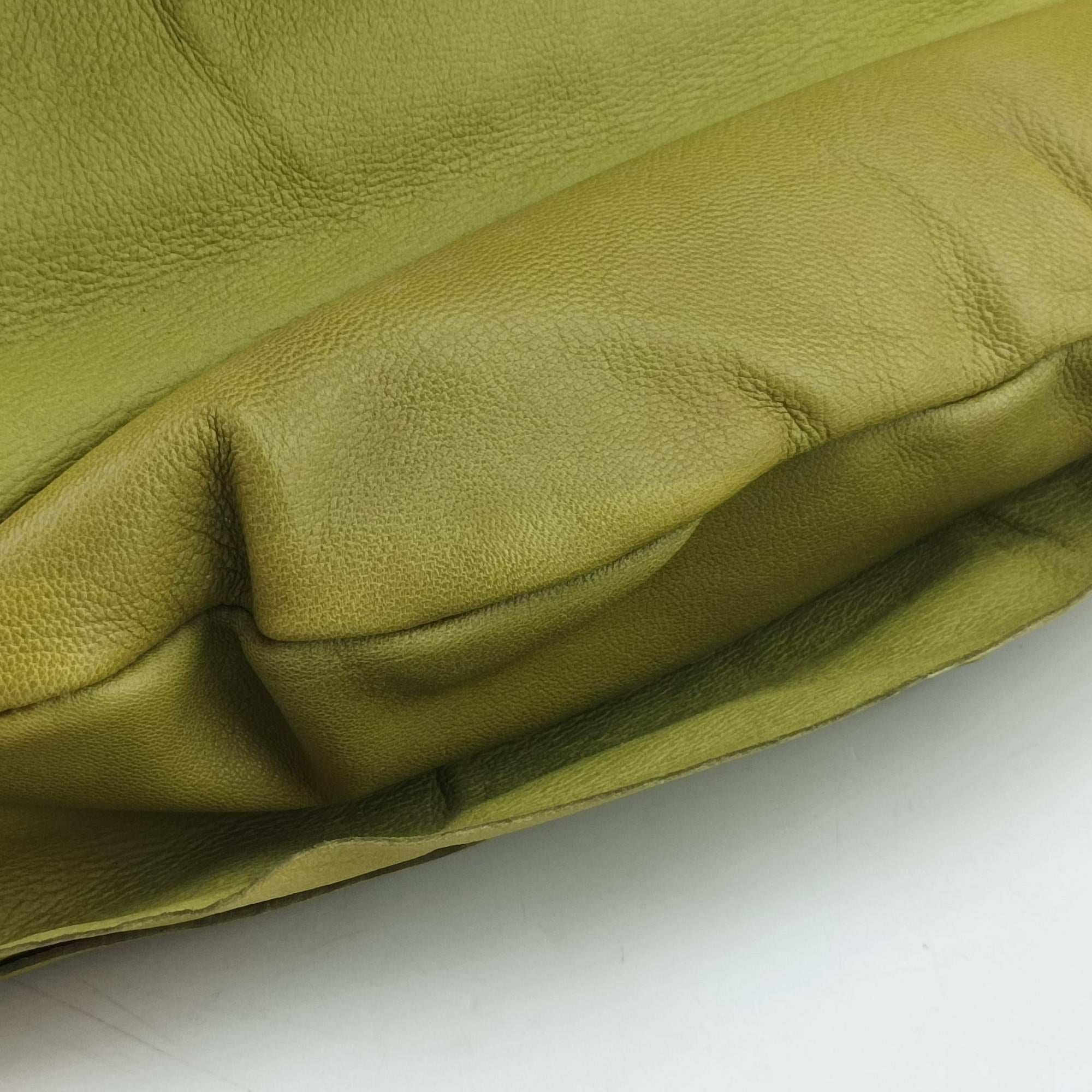 Pre-owned Yves Saint Laurent Mombasa Green Leather 122245 shoulderbag | stylenewstar