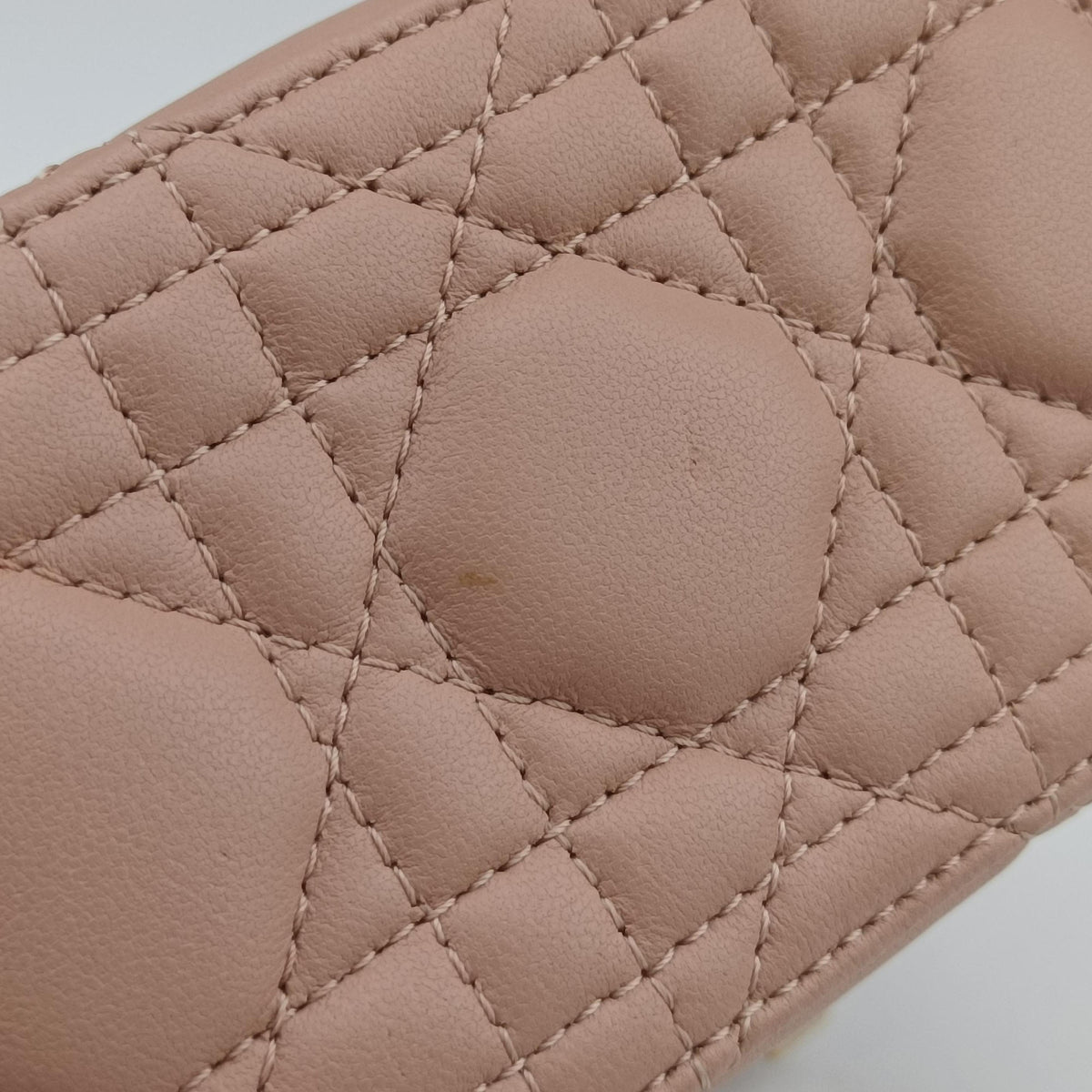Lady Dior micro vanity Pink lambskin Lot number unknownレディディオール マイクロ ヴァニティ ピンク ラムスキン 製番不明