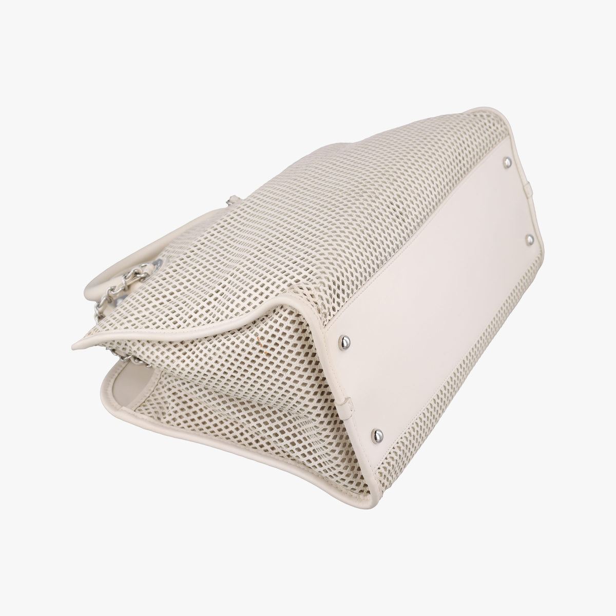 Up in the Air Perforated French Riviera  White lambskin A67654 17921437アップ ザ エア フレンチリビエラ  ホワイト ラムスキン A67654 17921437
