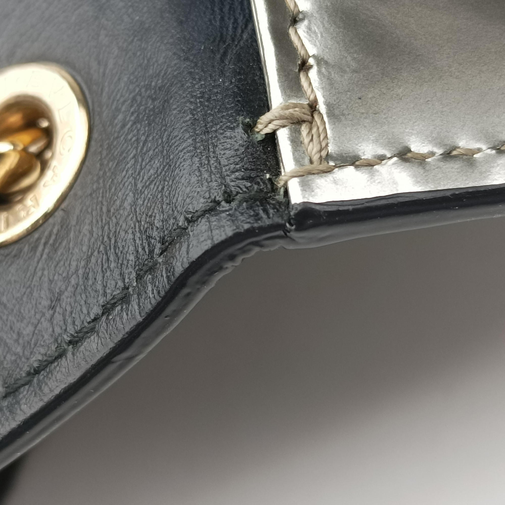 Pre-owned Bvlgari SERPENTI FOREVER Silver Patent Leather  shoulderbag | stylenewstar