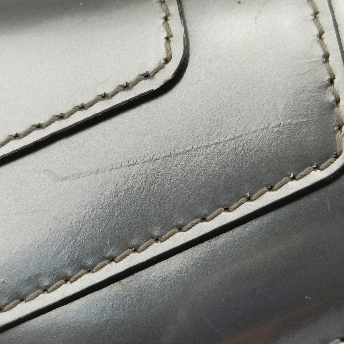 Pre-owned Bvlgari SERPENTI FOREVER Silver Patent Leather  shoulderbag | stylenewstar