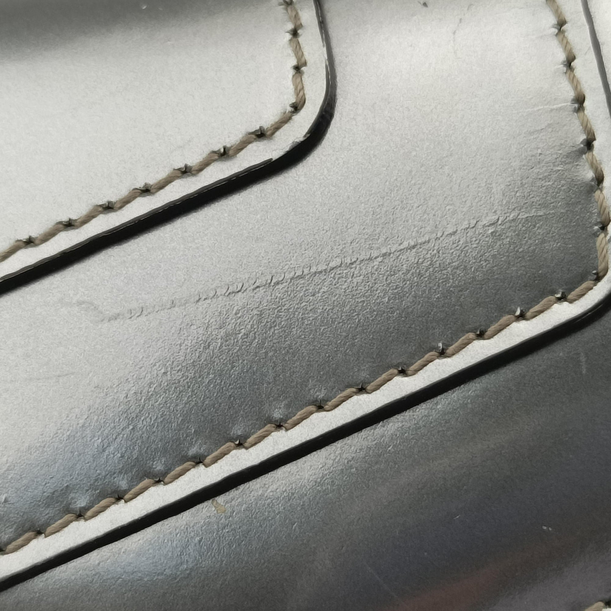 Pre-owned Bvlgari SERPENTI FOREVER Silver Patent Leather  shoulderbag | stylenewstar