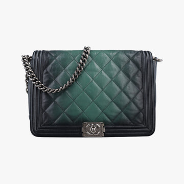 BOY CHANEL Black × Green Leather A92005 18578507ボーイシャネル ブラック × グリーン レザー A92005 18578507