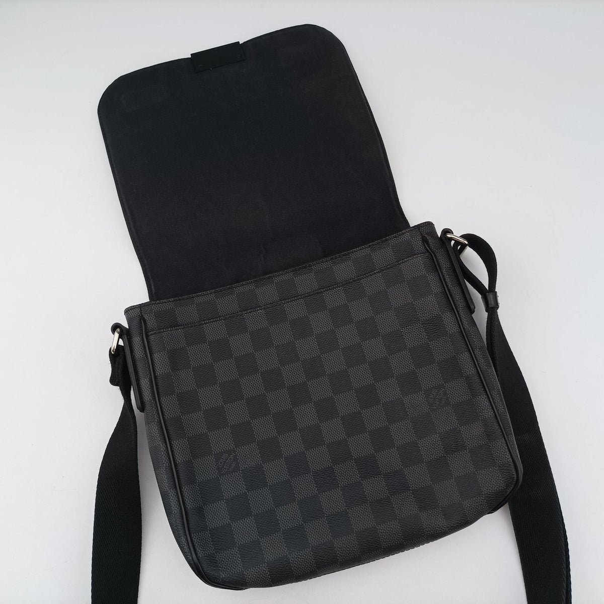 District PM Noir Damier GRAPHITE N41260 FL4135ディストリクトPM ノワール ダミエ グラフィット N41260 FL4135