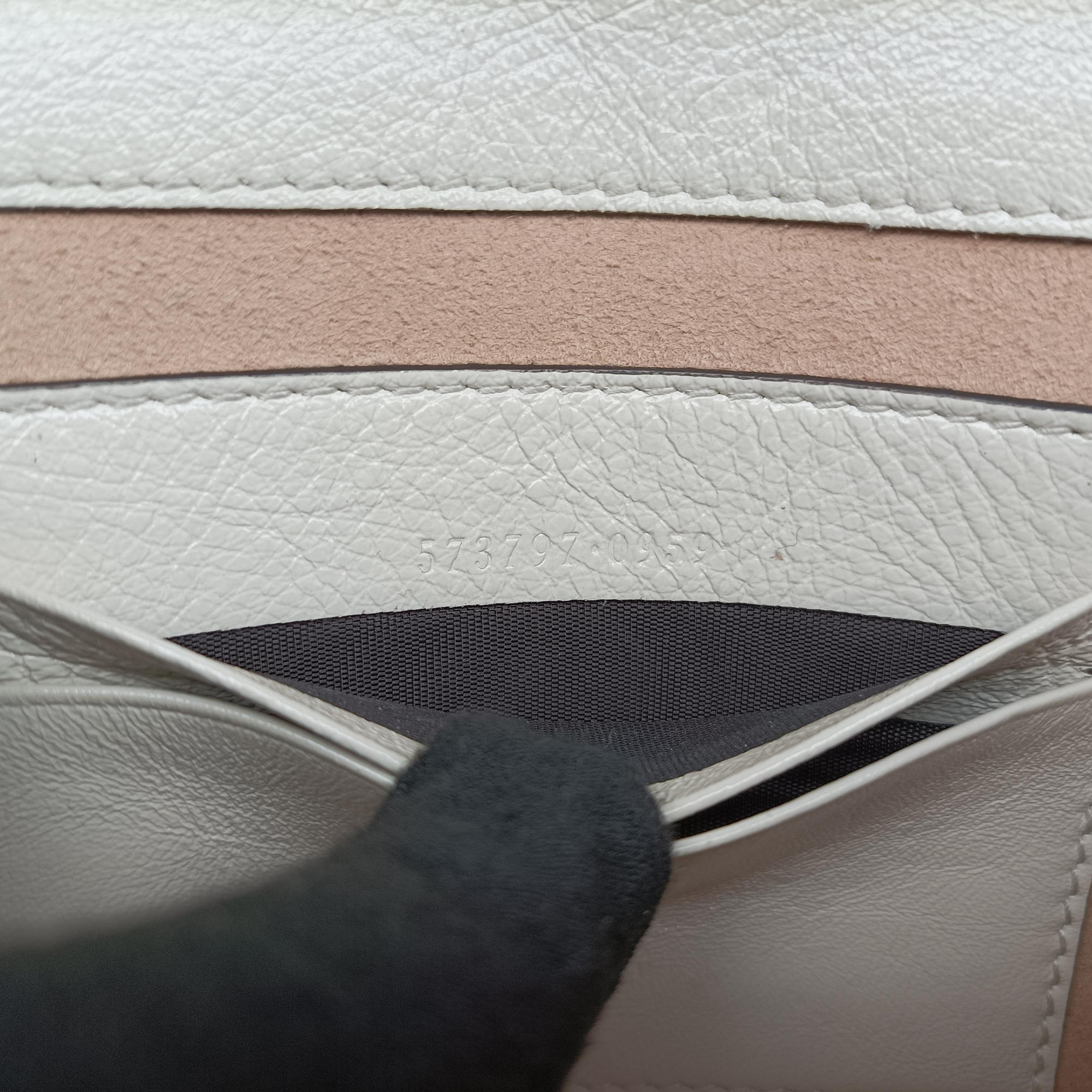 Pre-owned Gucci Rajah White Leather 573797 shoulderbag | stylenewstar