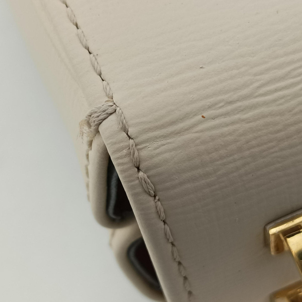 VLogo White Leather IC ChipVロゴ ホワイト レザー ICチップ