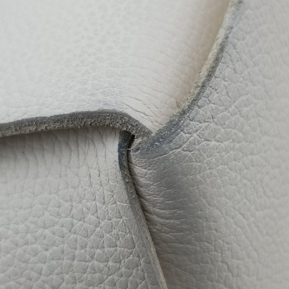 The Arcotote White lambskin B09452446Qザ アルコトート ホワイト ラムスキン B09452446Q