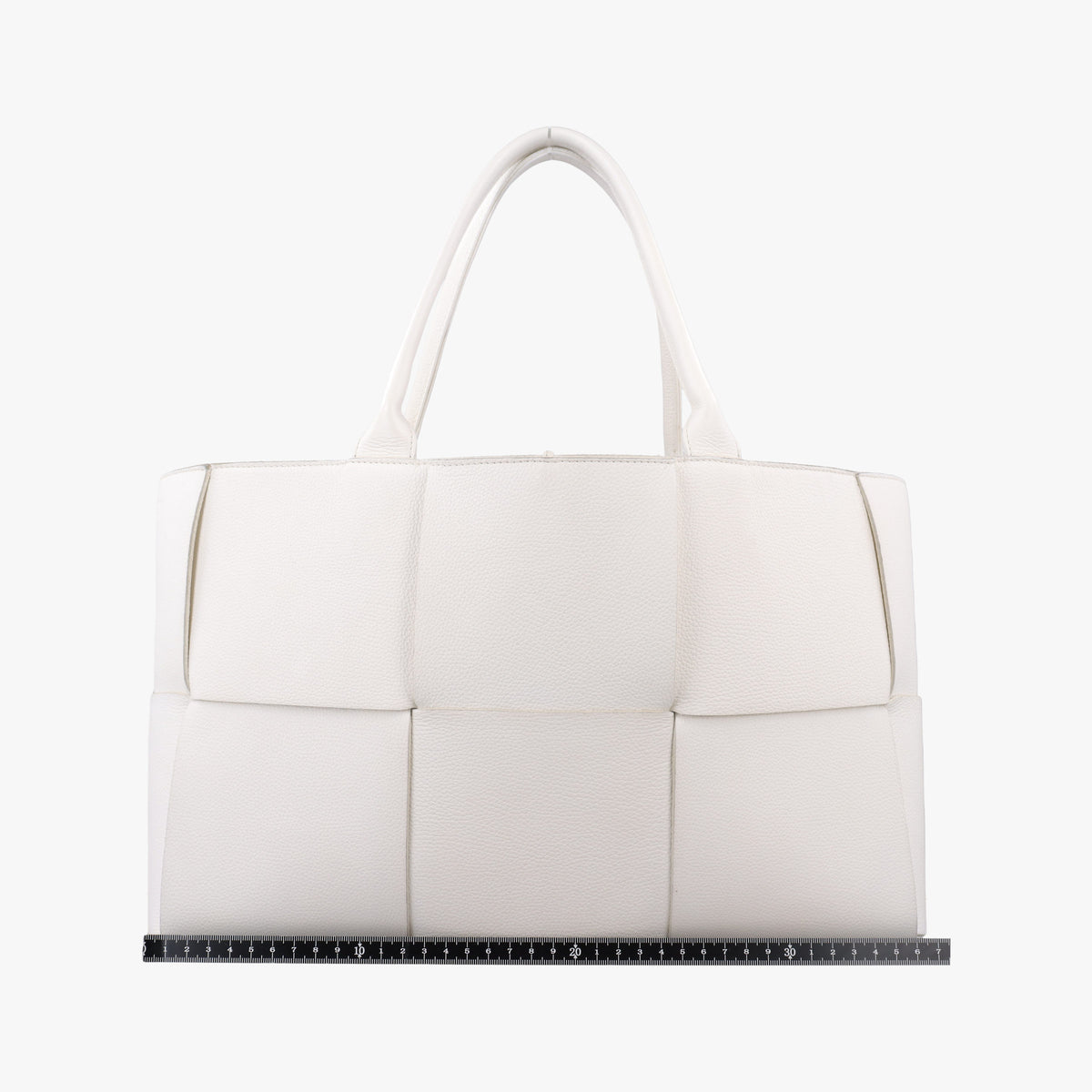 The Arcotote White lambskin B09452446Qザ アルコトート ホワイト ラムスキン B09452446Q