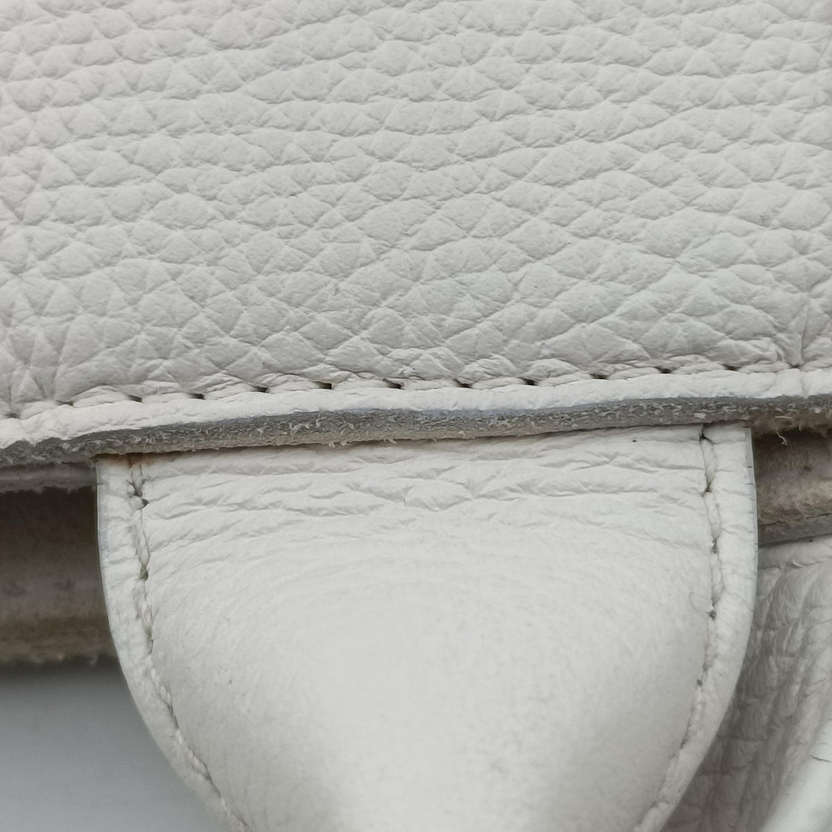 The Arcotote White lambskin B09452446Qザ アルコトート ホワイト ラムスキン B09452446Q
