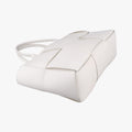 The Arcotote White lambskin B09452446Qザ アルコトート ホワイト ラムスキン B09452446Q