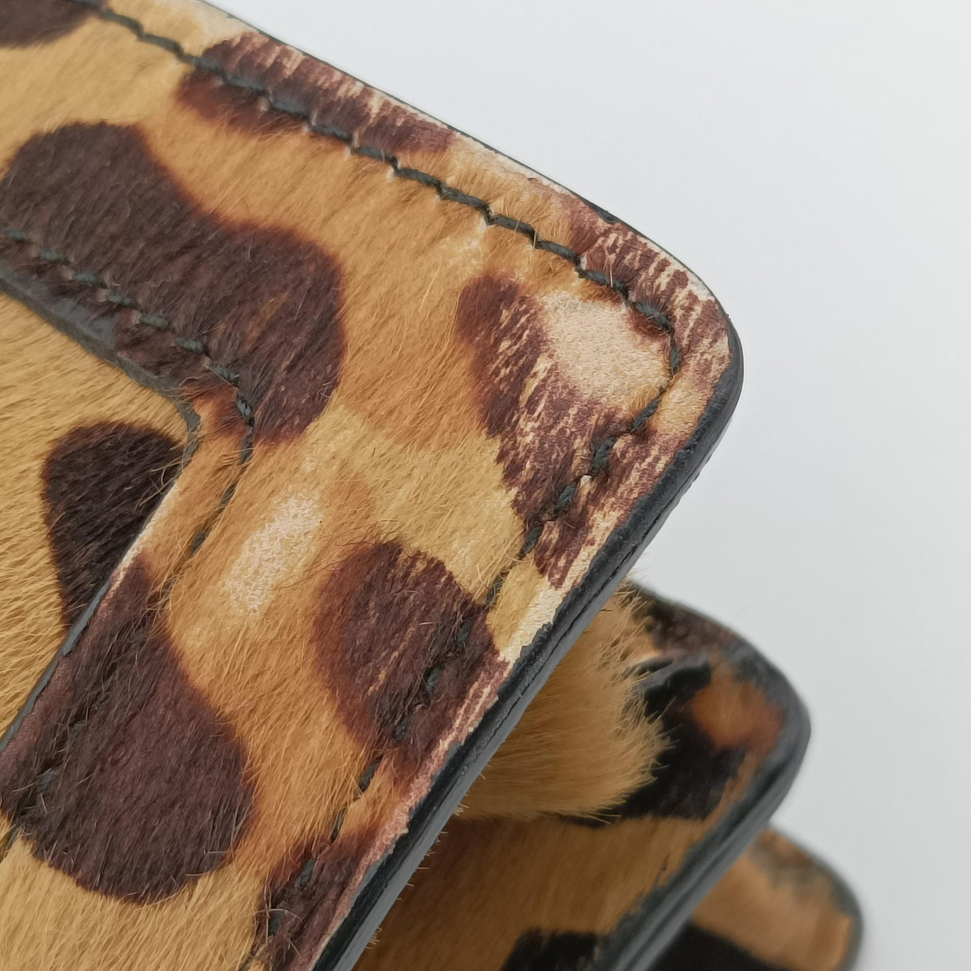 Secondhand Miu Miu Leopard print Multicolour ponyhair×leather  shoulderbag | stylenewstar