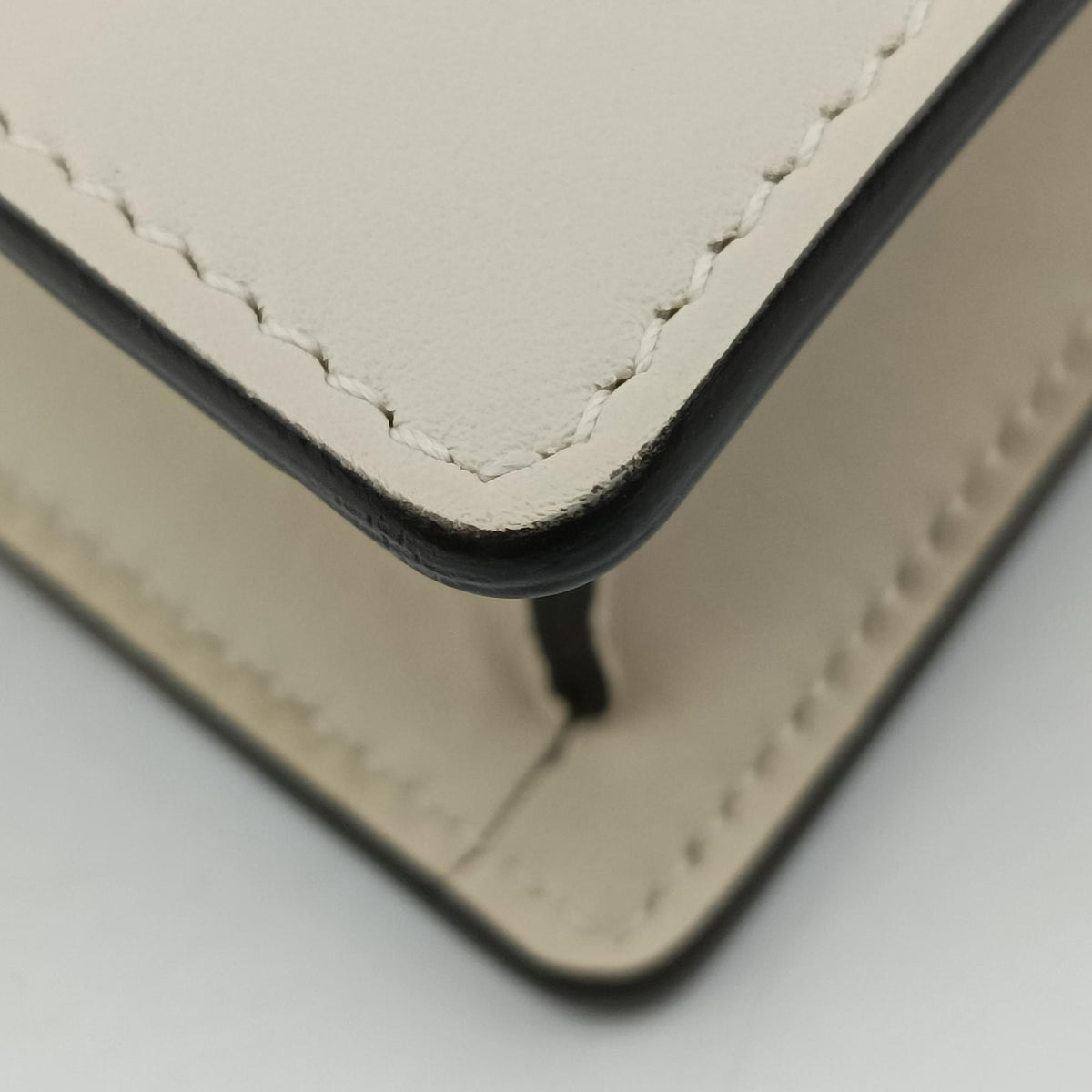 Pre-owned Gucci Sylvie Ivory×Navy×Red Leather 494646 shoulderbag | stylenewstar