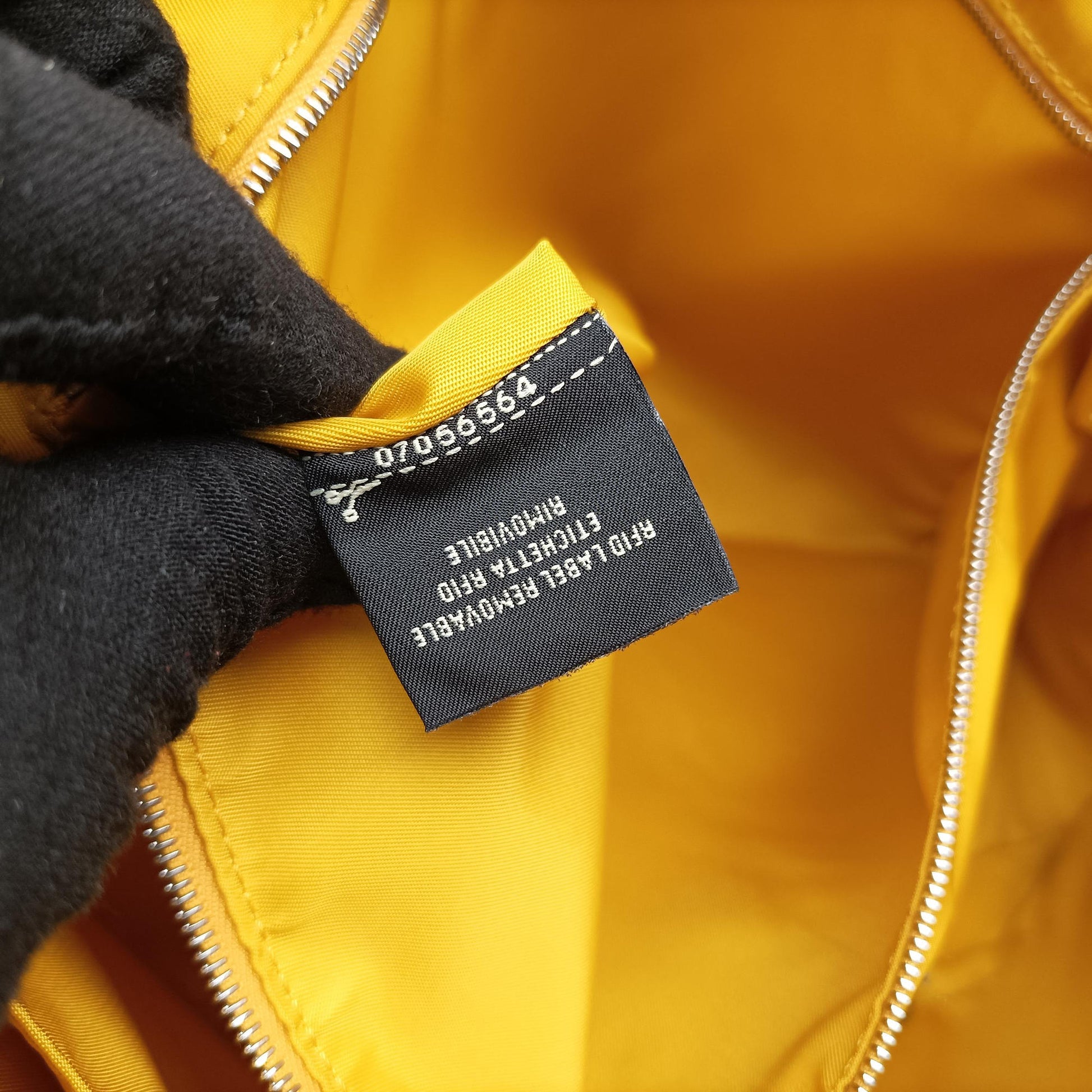 Baguette Messenger Yellow Nylon× leather 7VA536 7VA536 AG0P 219.3262バケットメッセンジャー イエロー ナイロン×レザー 7VA536 7VA536 AG0P 219.3262