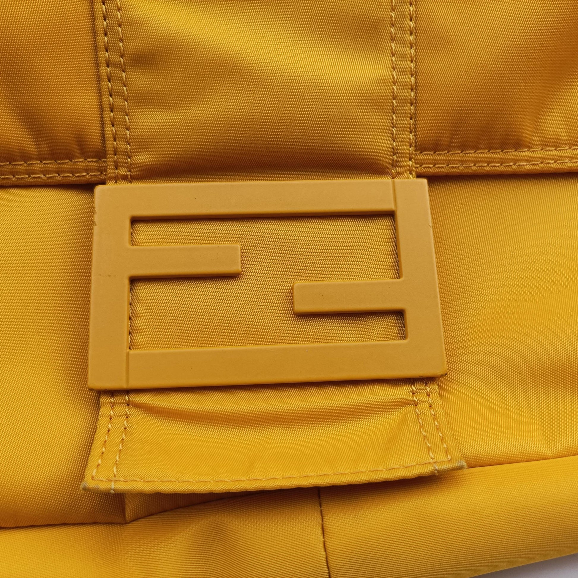 Baguette Messenger Yellow Nylon× leather 7VA536 7VA536 AG0P 219.3262バケットメッセンジャー イエロー ナイロン×レザー 7VA536 7VA536 AG0P 219.3262
