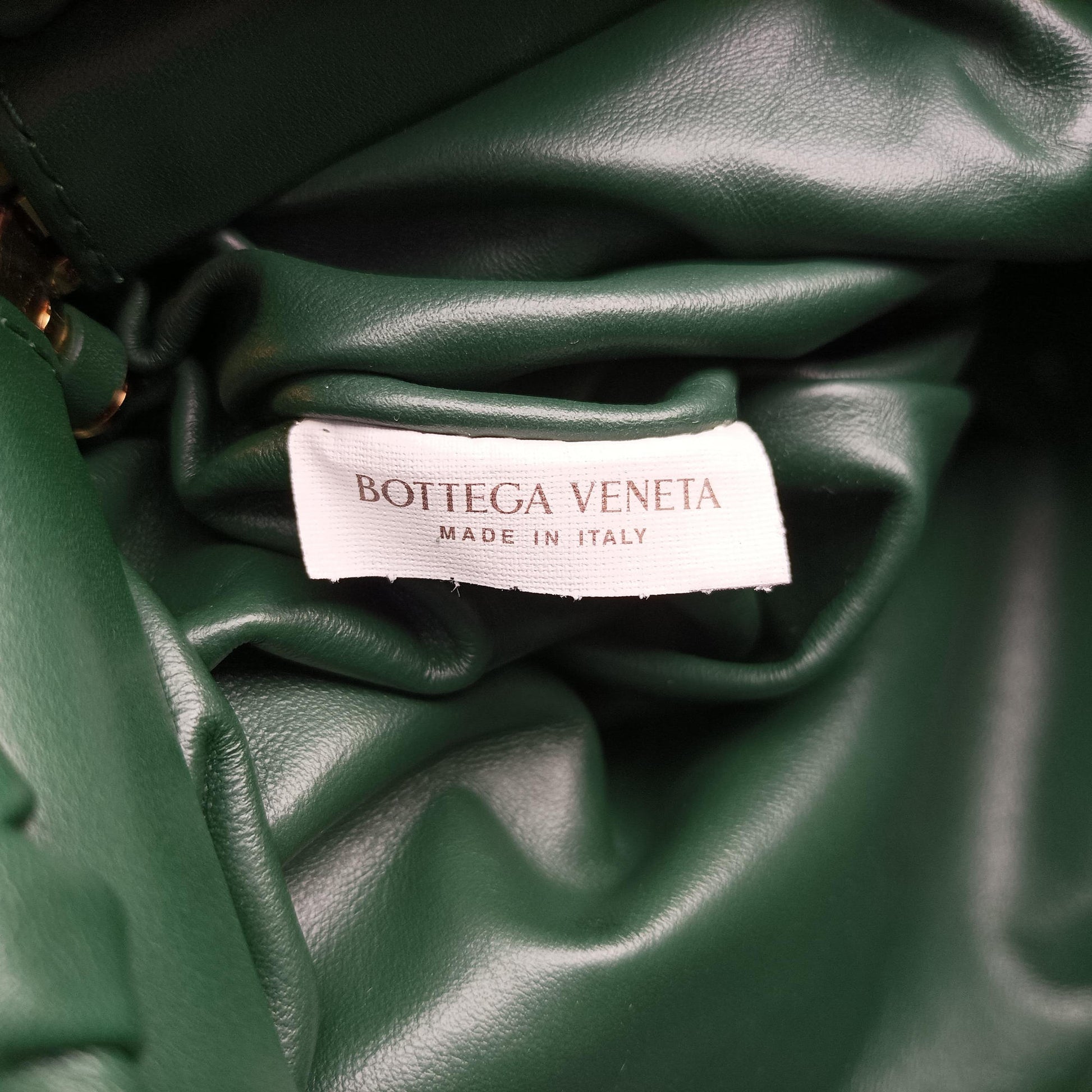 THE Chain Pouch Green lambskin B09554674Wザ チェーン ポーチ グリーン ラムスキン B09554674W