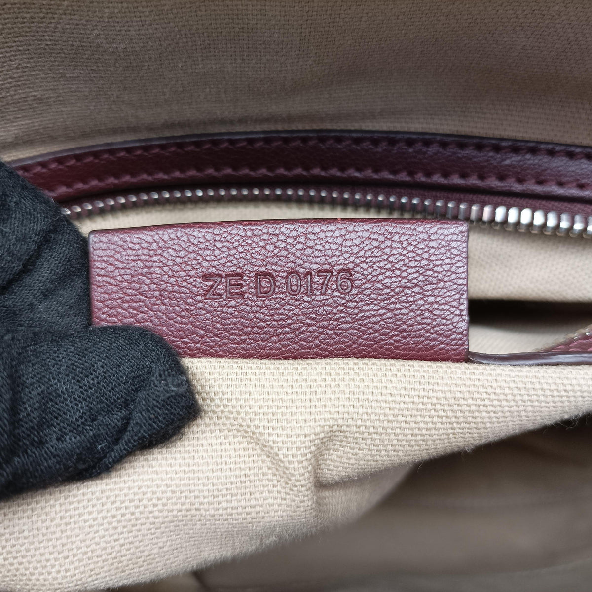 Antigona Burgundy Leather ZE D 0176アンティゴナ ワインレッド レザー ZE D 0176