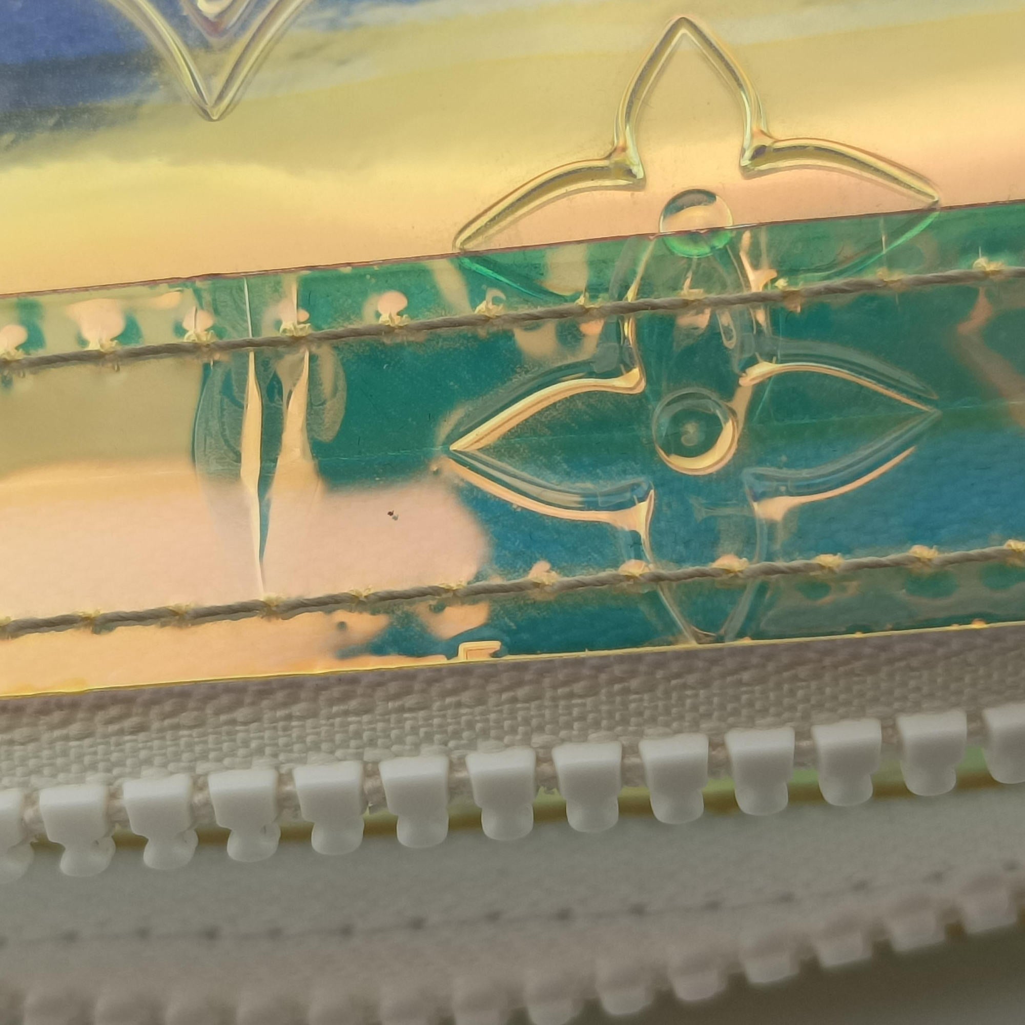 Pre-owned Louis Vuitton Pochette Volga prism pvc vinyl M55261 clutchbag | stylenewstar