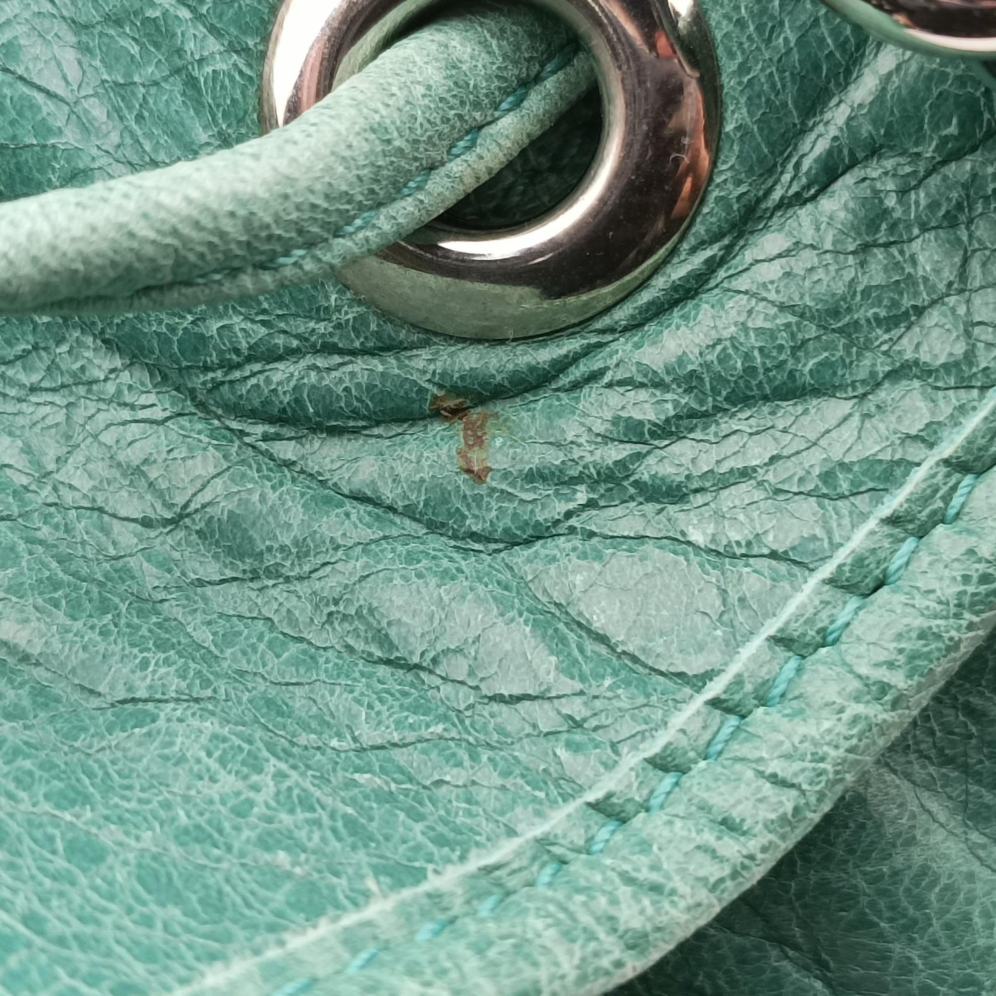 Pre-owned Balenciaga Pompon Green Leather  shoulderbag | stylenewstar
