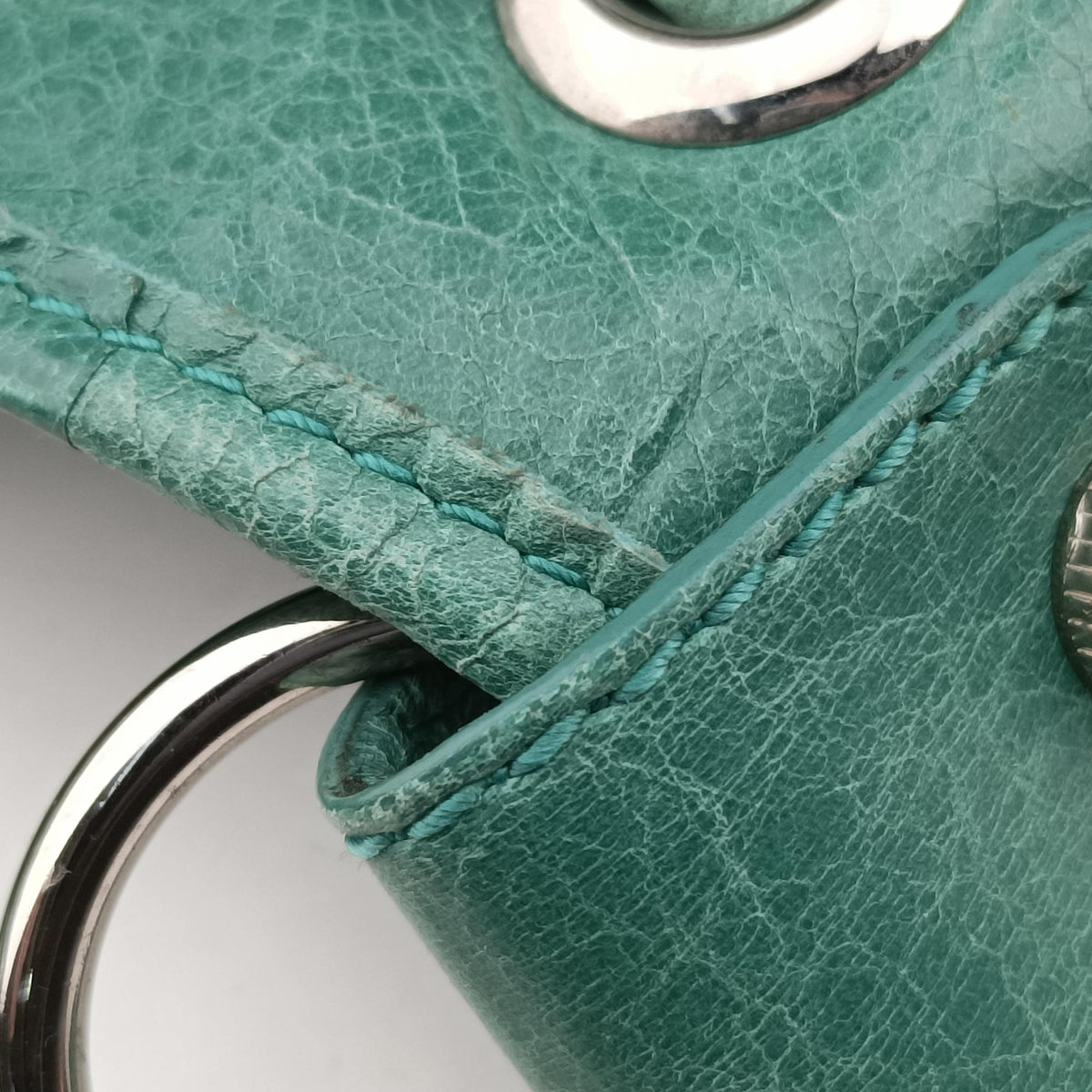 Pre-owned Balenciaga Pompon Green Leather  shoulderbag | stylenewstar