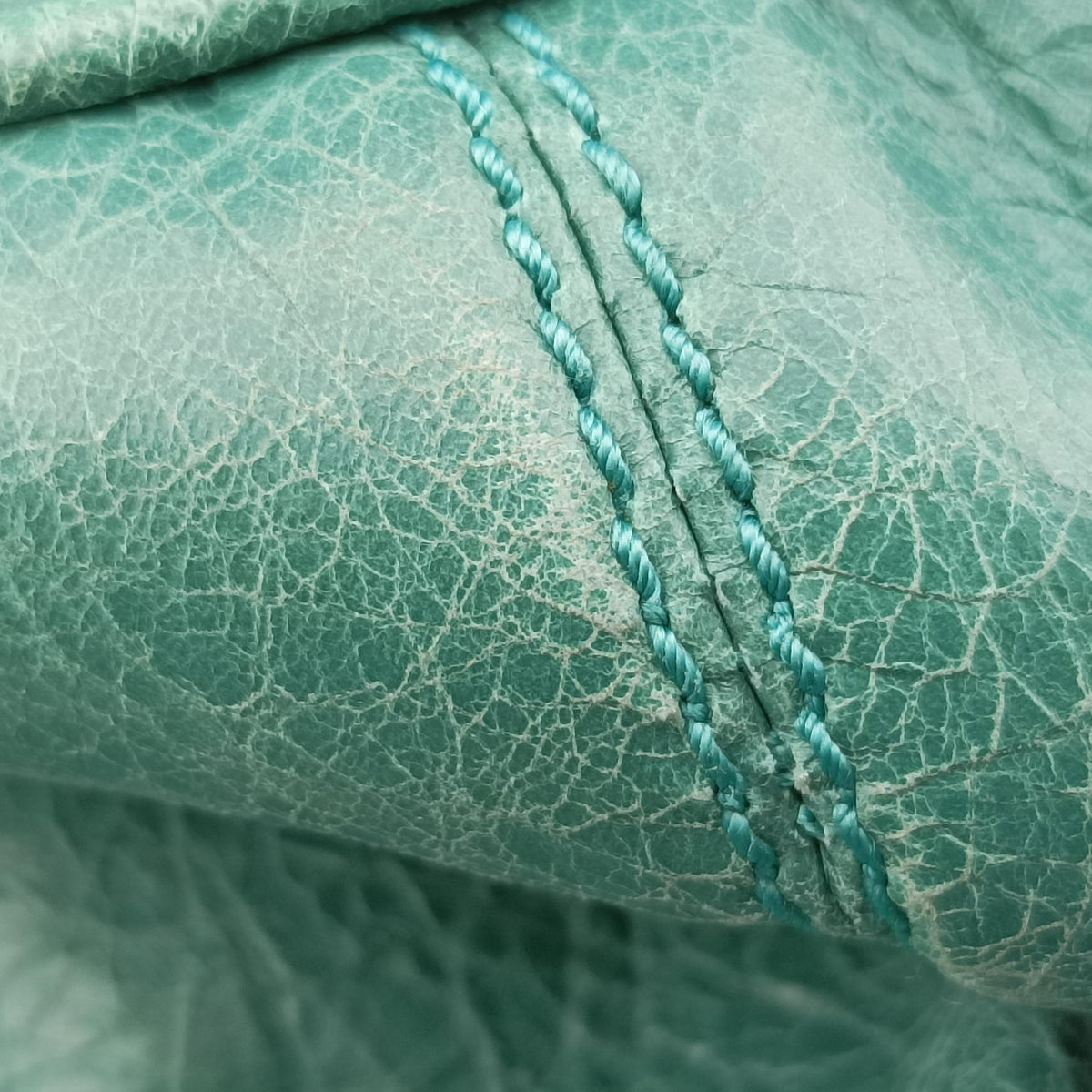 Pre-owned Balenciaga Pompon Green Leather  shoulderbag | stylenewstar