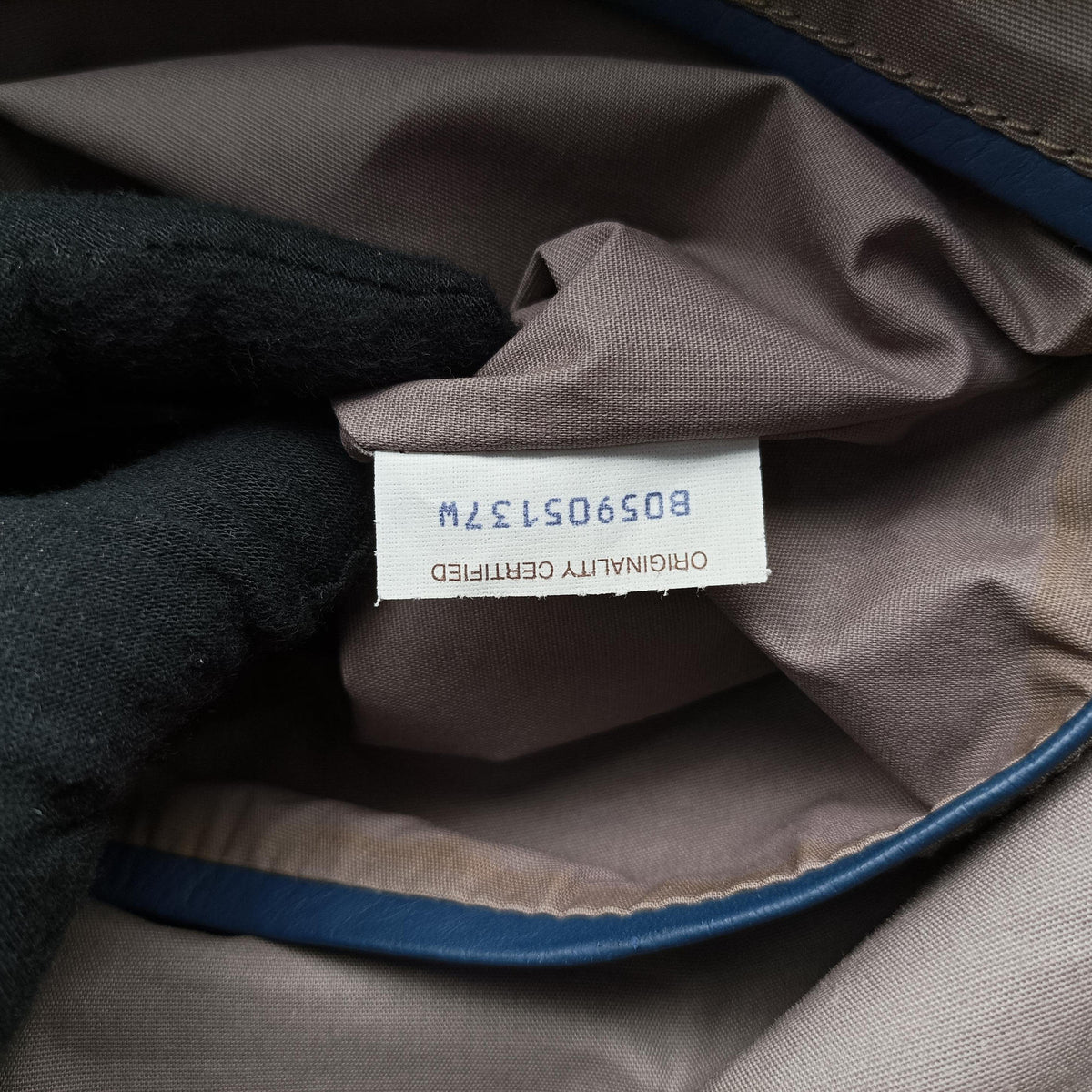 Intrecciato Blue lambskin B05905137Wイントレチャート ブルー ラムスキン B05905137W