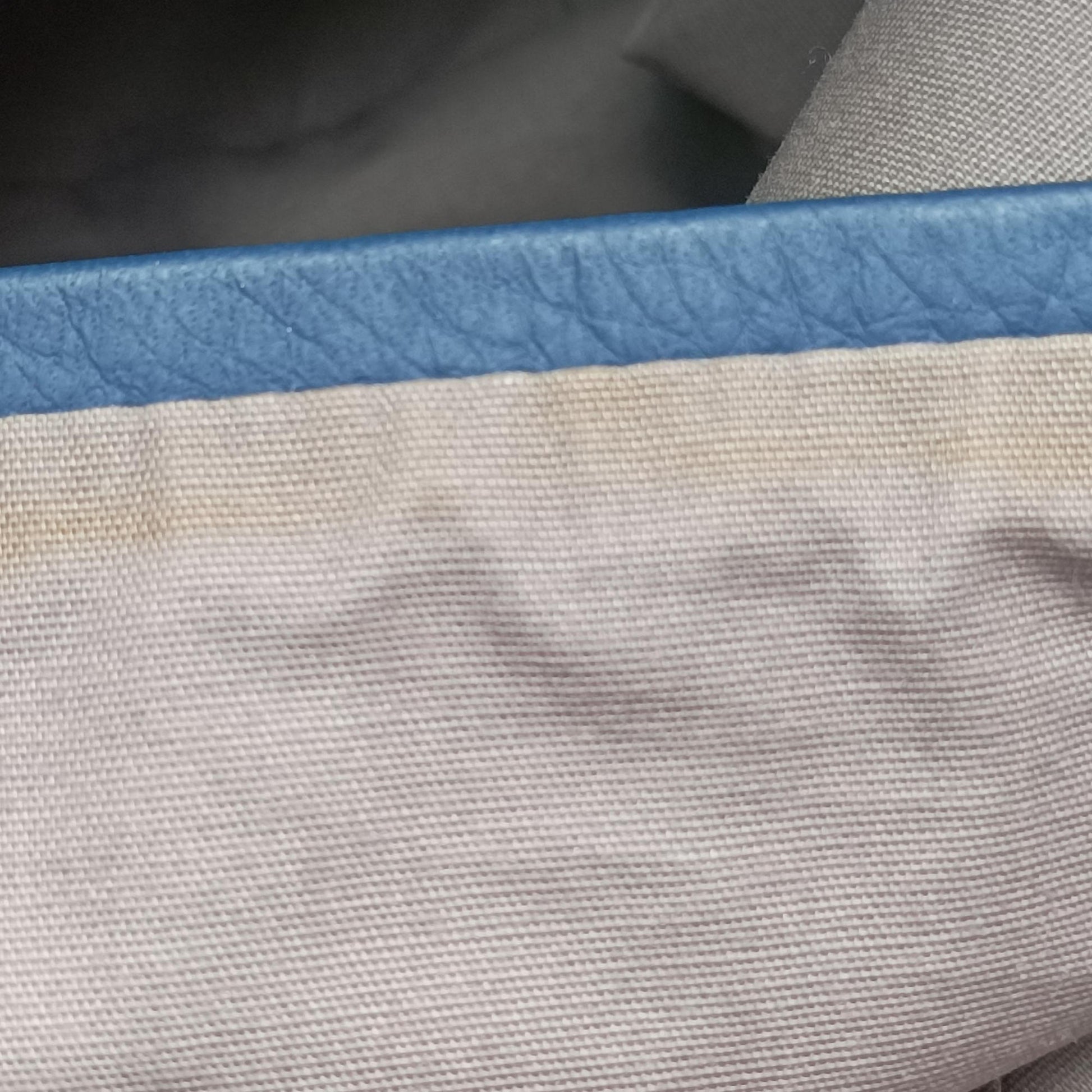 Intrecciato Blue lambskin B05905137Wイントレチャート ブルー ラムスキン B05905137W
