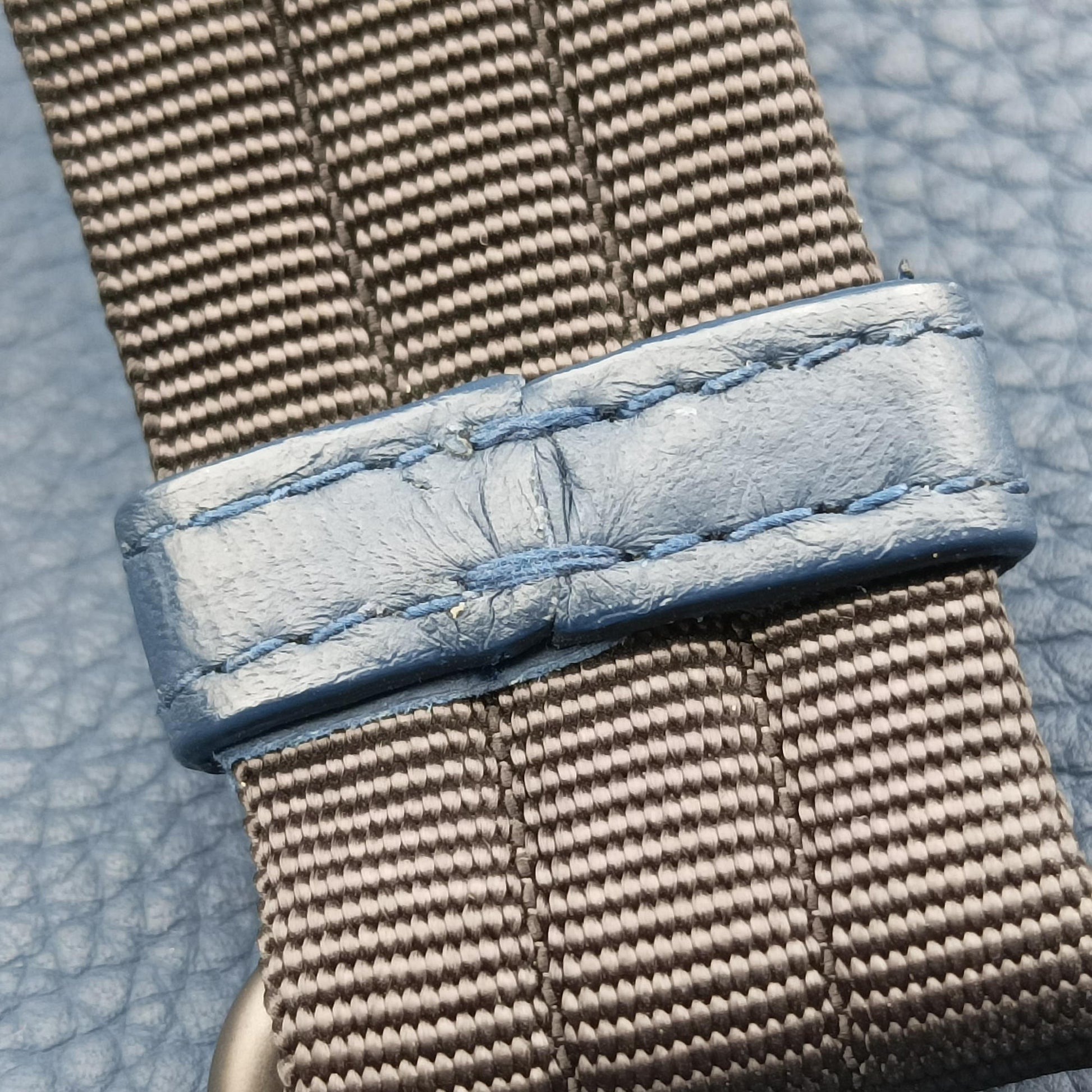 Intrecciato Blue lambskin B05905137Wイントレチャート ブルー ラムスキン B05905137W