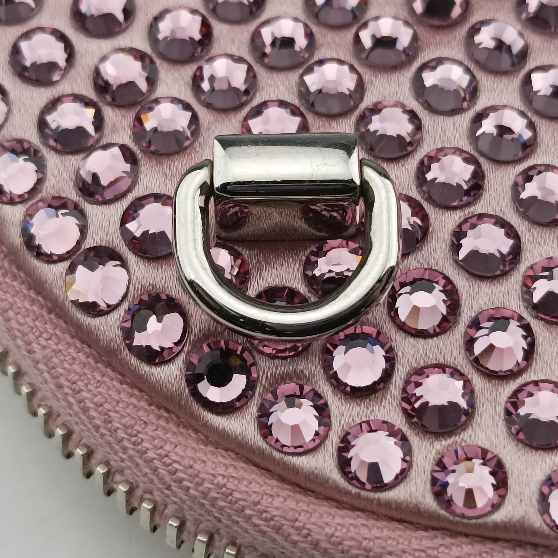 crystal-embellished round Pink silk x Rhinestone 1NR003 42クリスタル ラウンド ピンク シルク x ラインストーン 1NR003 42