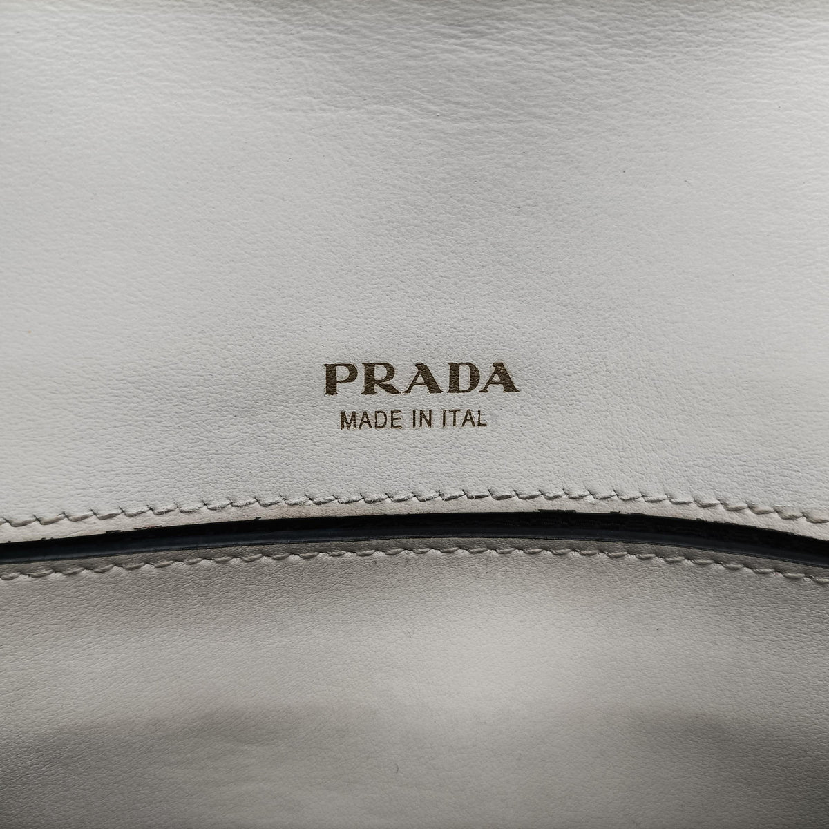 Cahier White Leather×SAFFIANO Leather 1BL004 256カイエ ホワイト レザー×サフィアーノレザー 1BL004 256