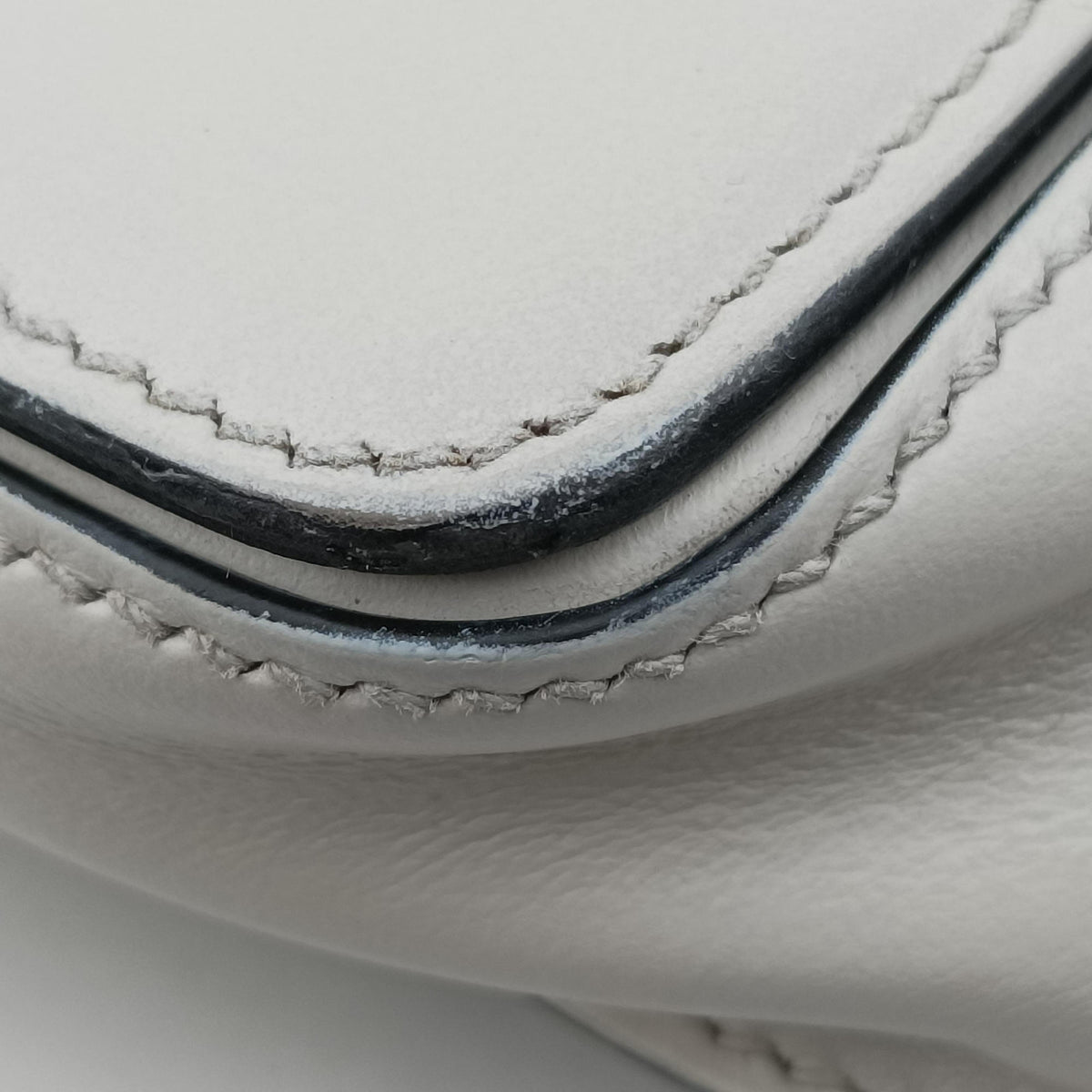 Cahier White Leather×SAFFIANO Leather 1BL004 256カイエ ホワイト レザー×サフィアーノレザー 1BL004 256