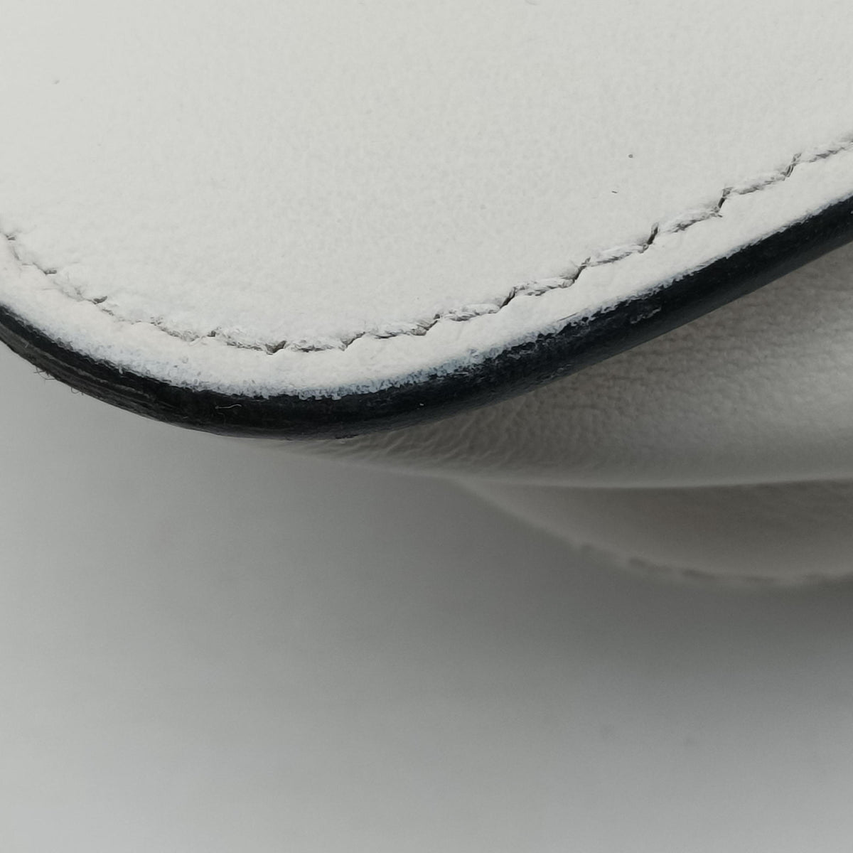 Cahier White Leather×SAFFIANO Leather 1BL004 256カイエ ホワイト レザー×サフィアーノレザー 1BL004 256