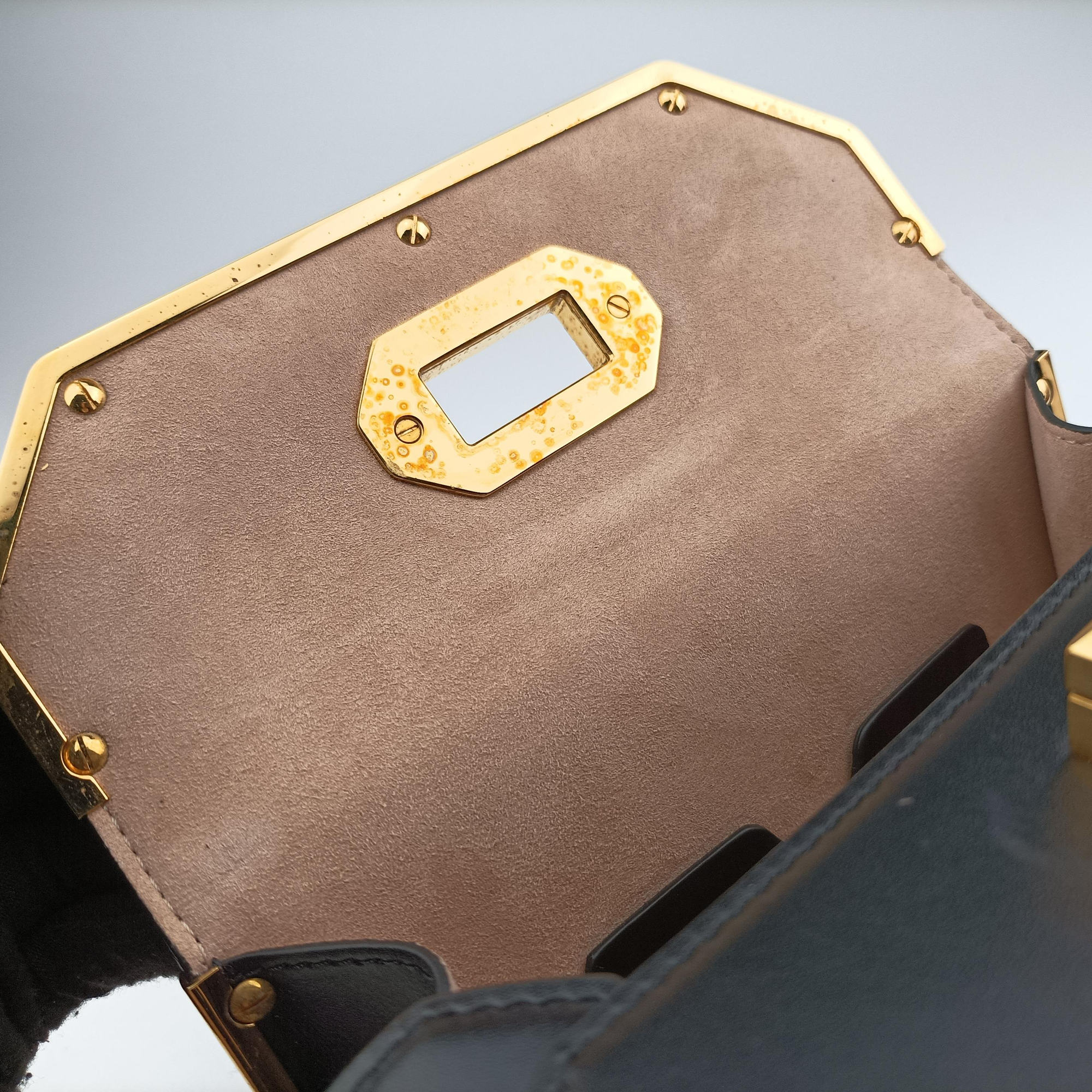 Box Black Leather 530693.494885ボックス ブラック レザー 530693.494885