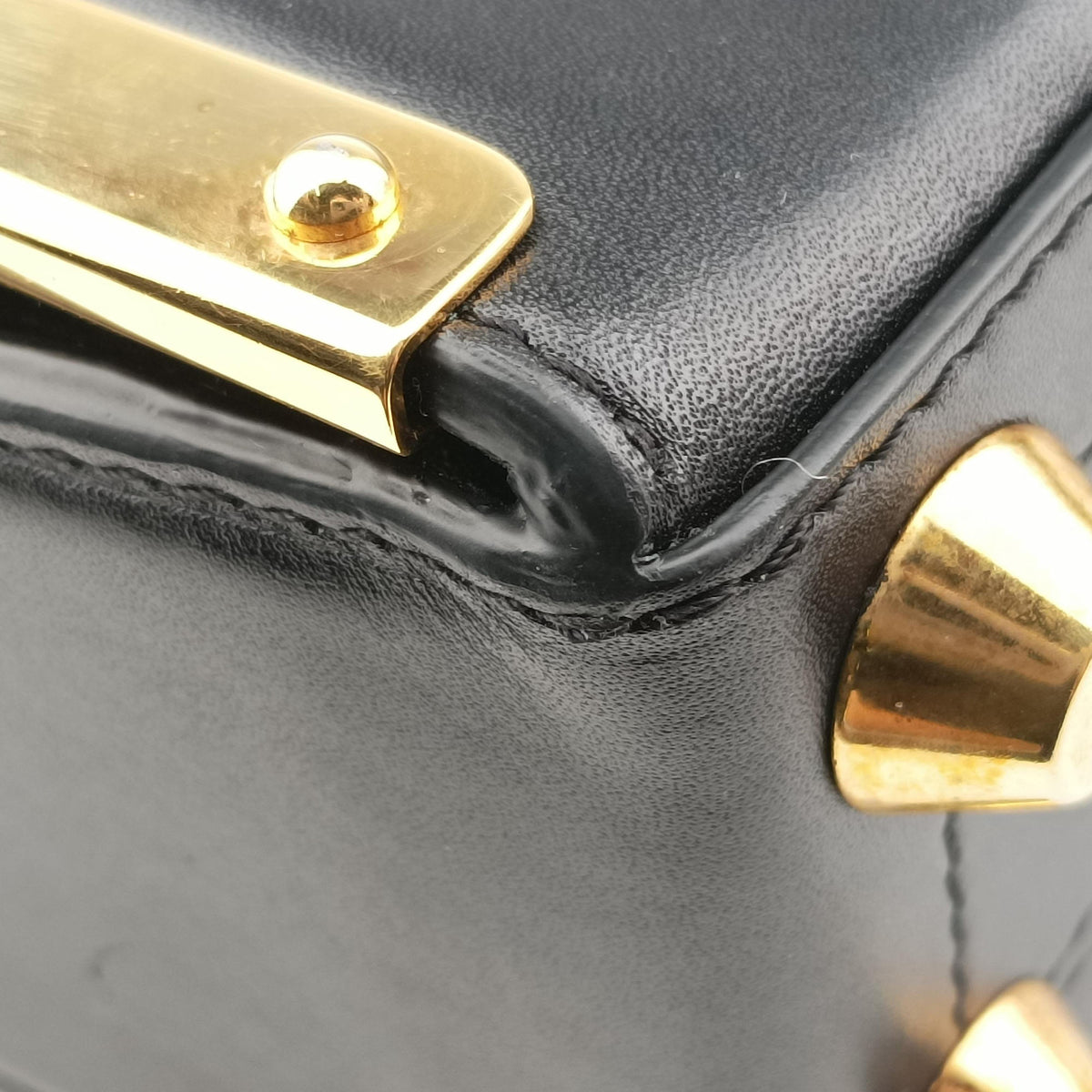 Box Black Leather 530693.494885ボックス ブラック レザー 530693.494885