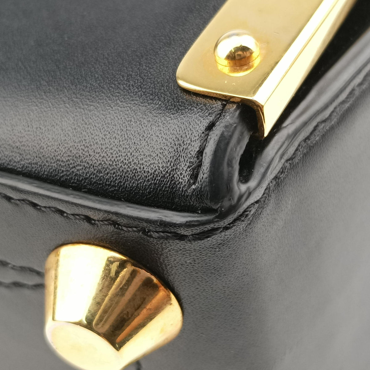 Box Black Leather 530693.494885ボックス ブラック レザー 530693.494885
