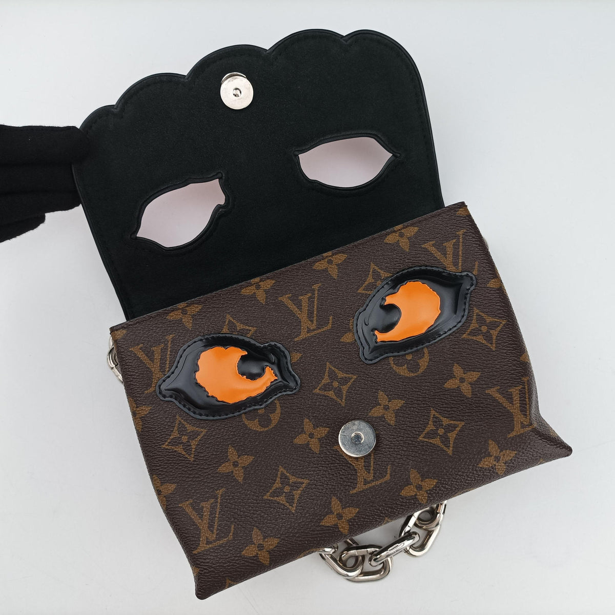 Pochette Kabuki Mask Red × Brown Monogram Canvas × Epi Leather M43527 DU4127ポシェット・カブキ マスク カブキマスクプリント / レッド × ブラウン モノグラム・キャンバス × エピ・レザー M43527 DU4127