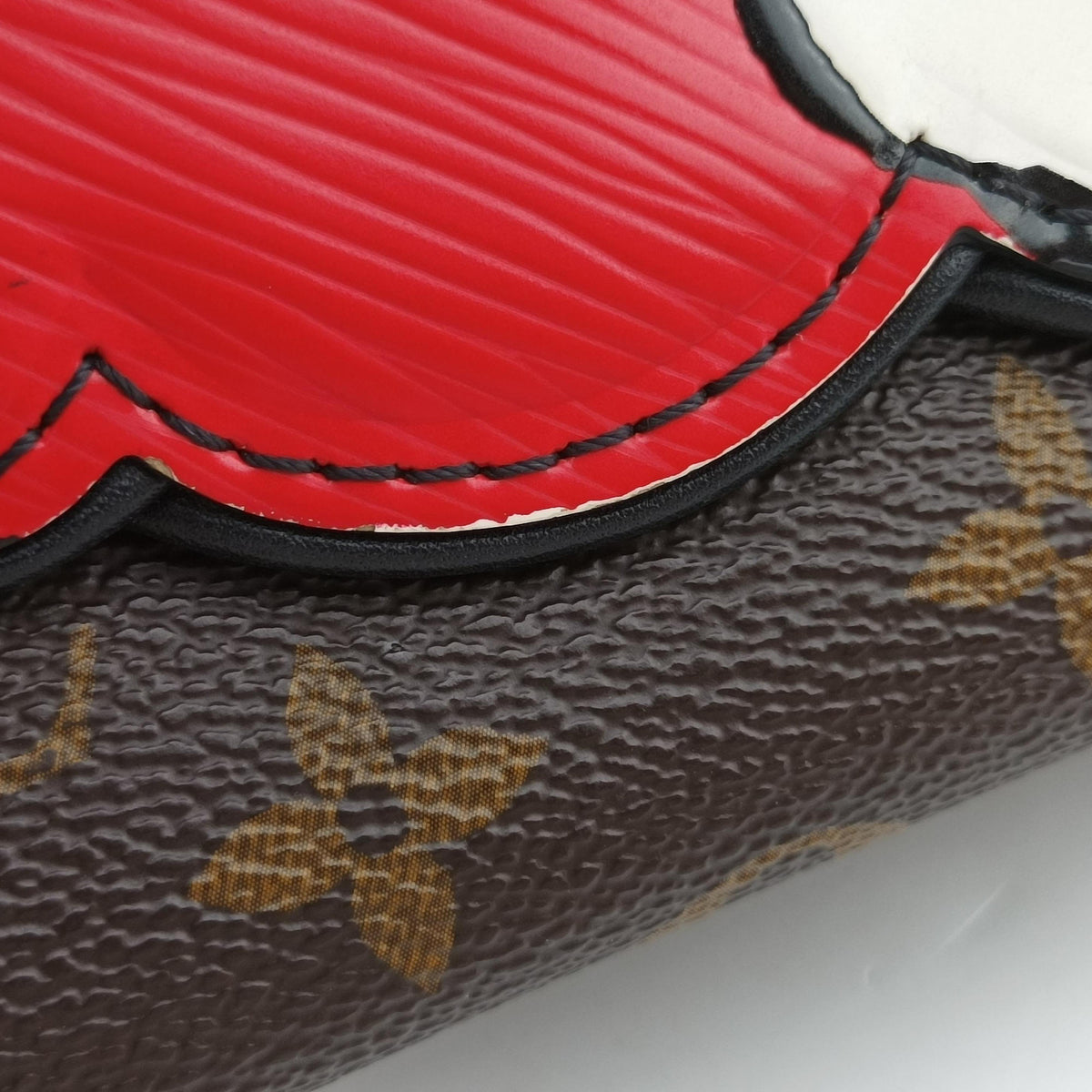 Pochette Kabuki Mask Red × Brown Monogram Canvas × Epi Leather M43527 DU4127ポシェット・カブキ マスク カブキマスクプリント / レッド × ブラウン モノグラム・キャンバス × エピ・レザー M43527 DU4127