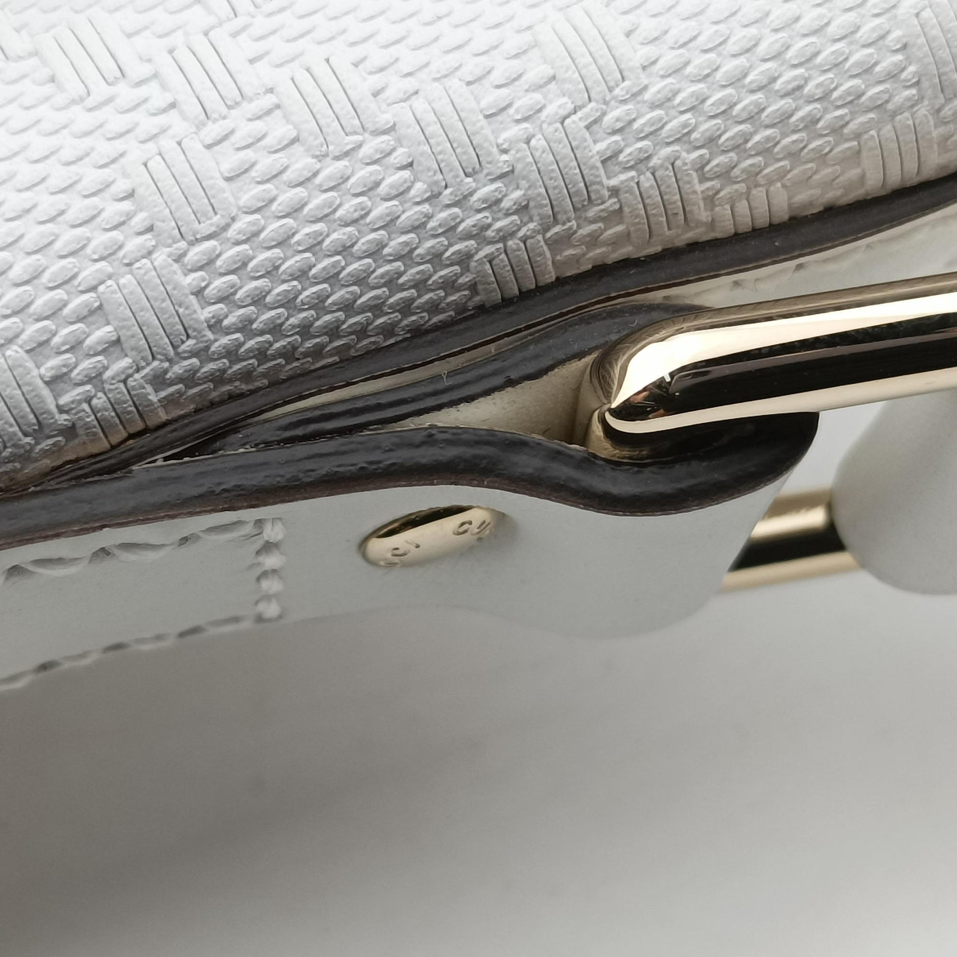 Bright Diamante Bucket White Leather 354229 I016921900ブライトディアマンテ バケット ホワイト レザー 354229 I016921900