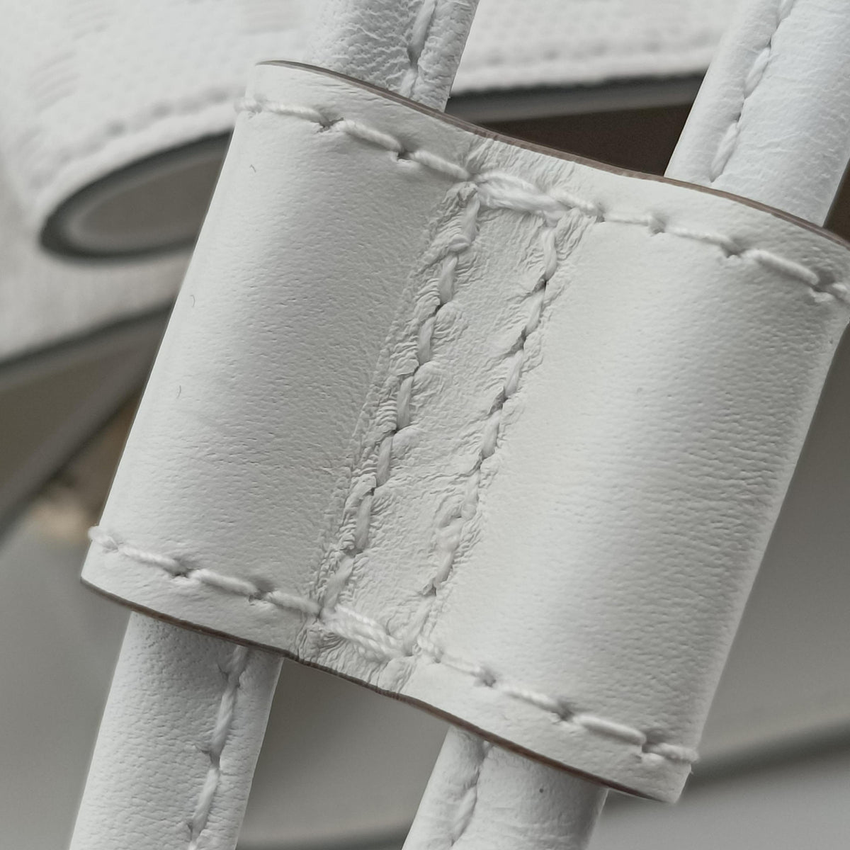 Bright Diamante Bucket White Leather 354229 I016921900ブライトディアマンテ バケット ホワイト レザー 354229 I016921900