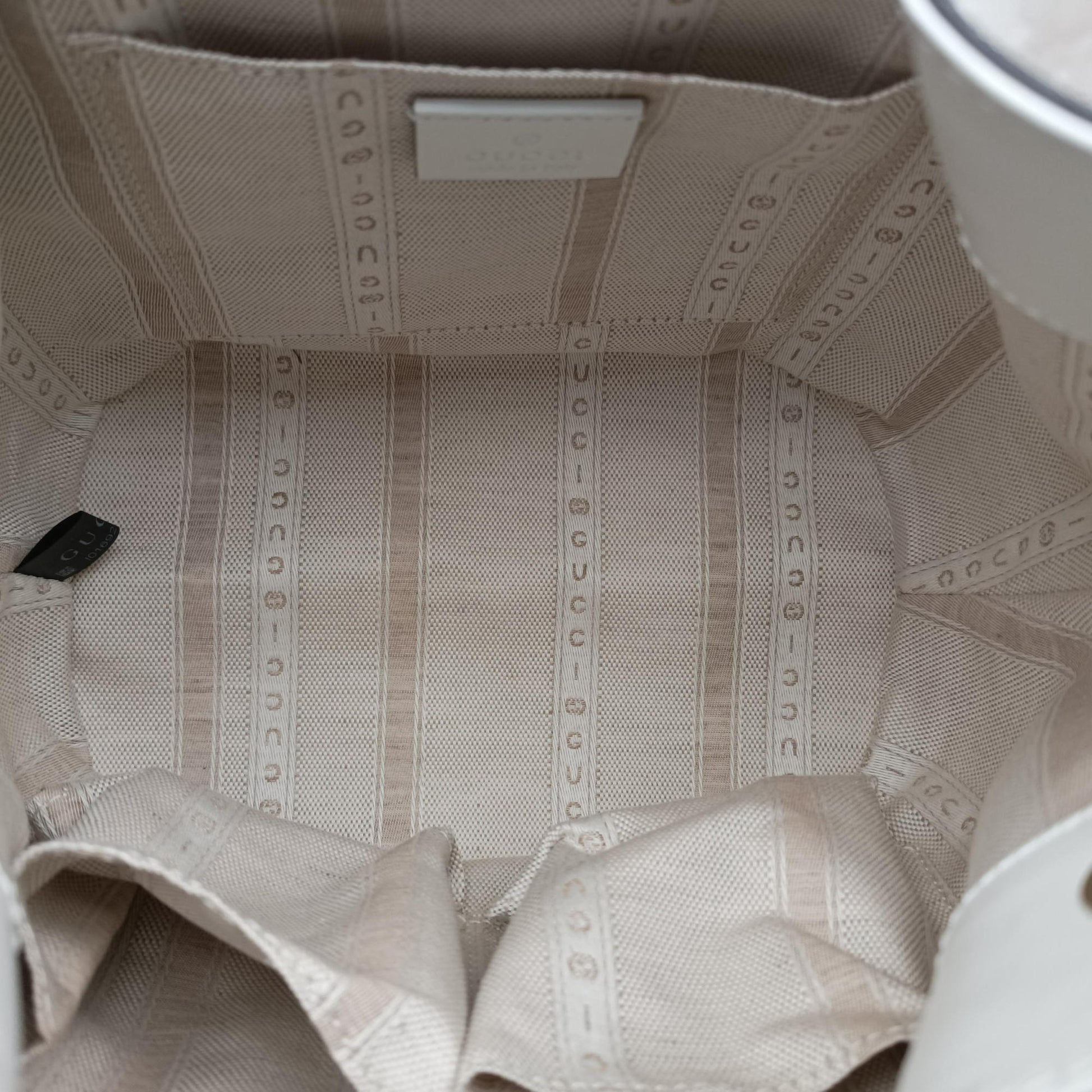 Bright Diamante Bucket White Leather 354229 I016921900ブライトディアマンテ バケット ホワイト レザー 354229 I016921900