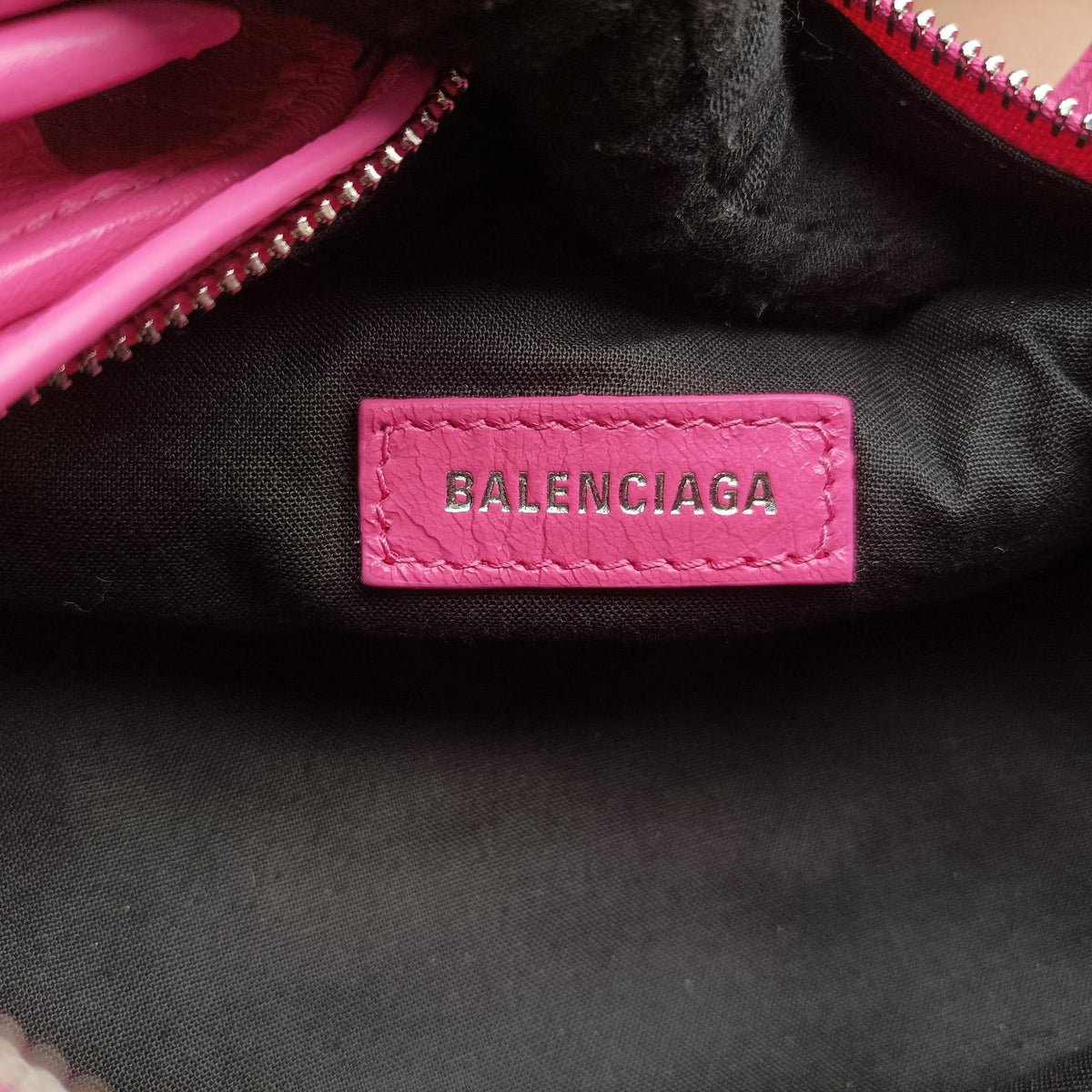 Superbusy XS Sling Bag Pink leather 762516 762516.5639.O.568008スーパービジー XS スリング バッグ ピンク レザー 762516 762516.5639.O.568008