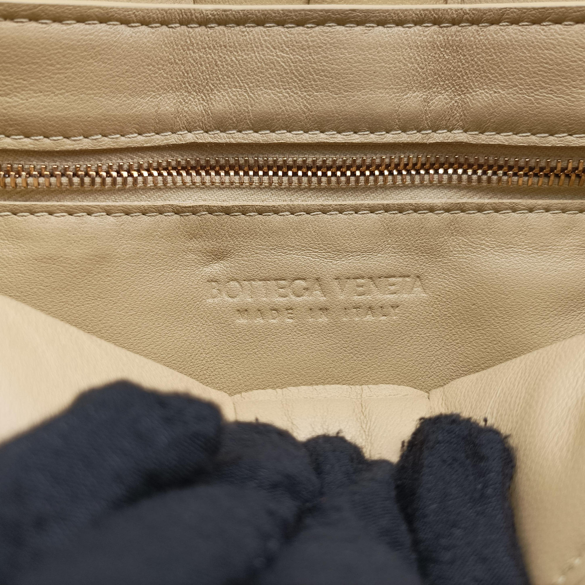 Padded CASSETTE Beige lambskin B08917888Dパデッド カセット ベージュ ラムスキン B08917888D