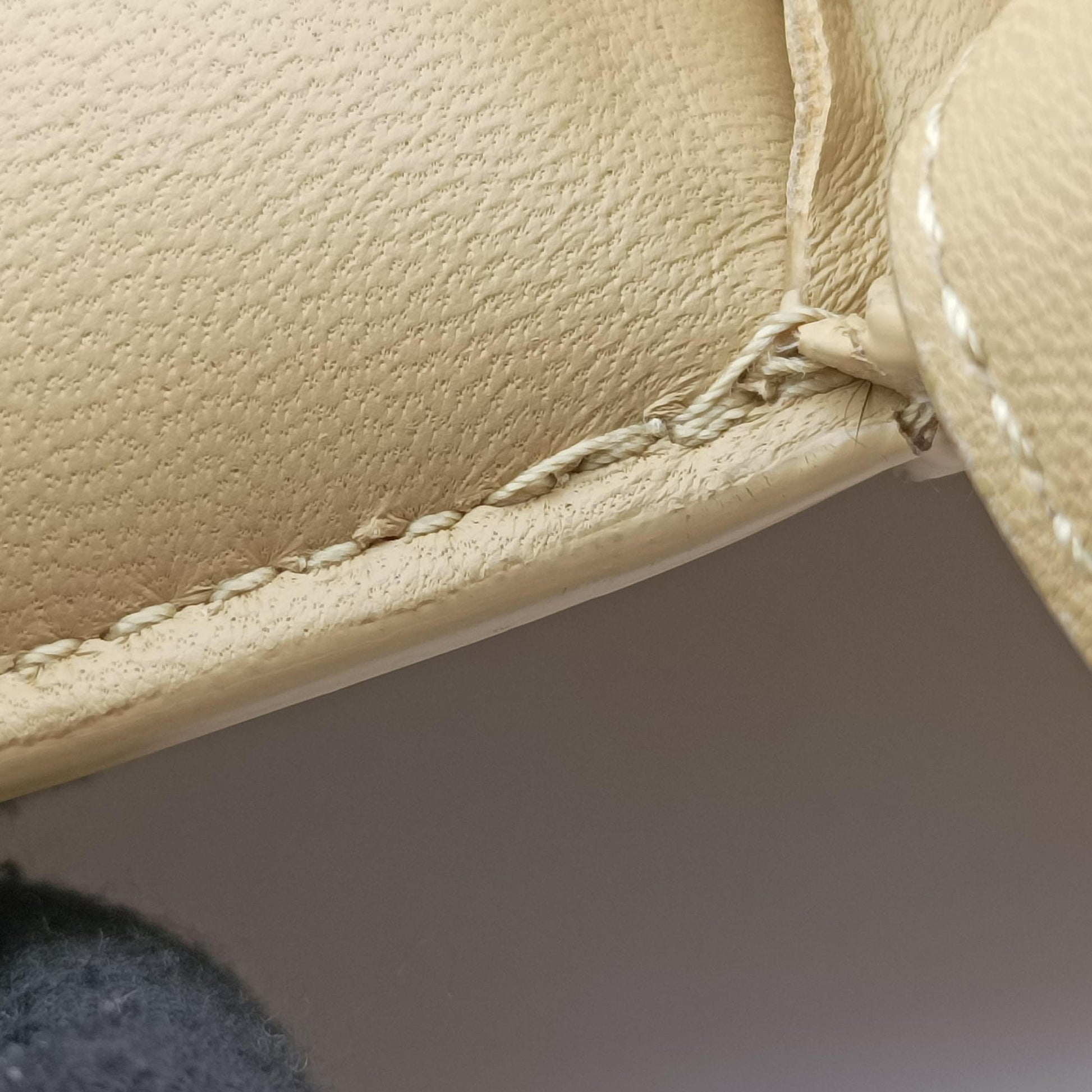 Padded CASSETTE Beige lambskin B08917888Dパデッド カセット ベージュ ラムスキン B08917888D
